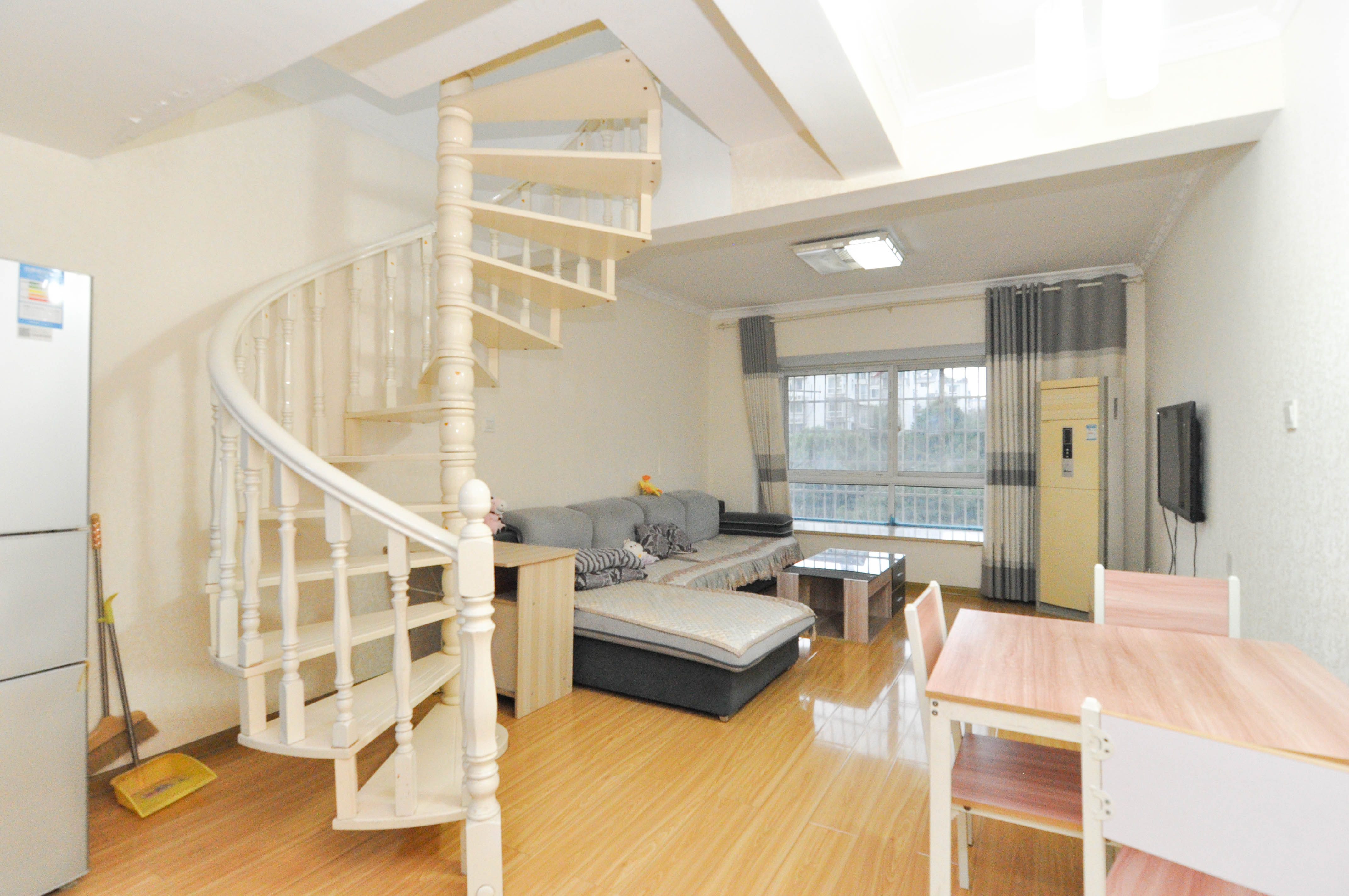 锦绣家园  2室2厅1卫    87.8万 锦绣家园  2室2厅1卫    87.8万客厅