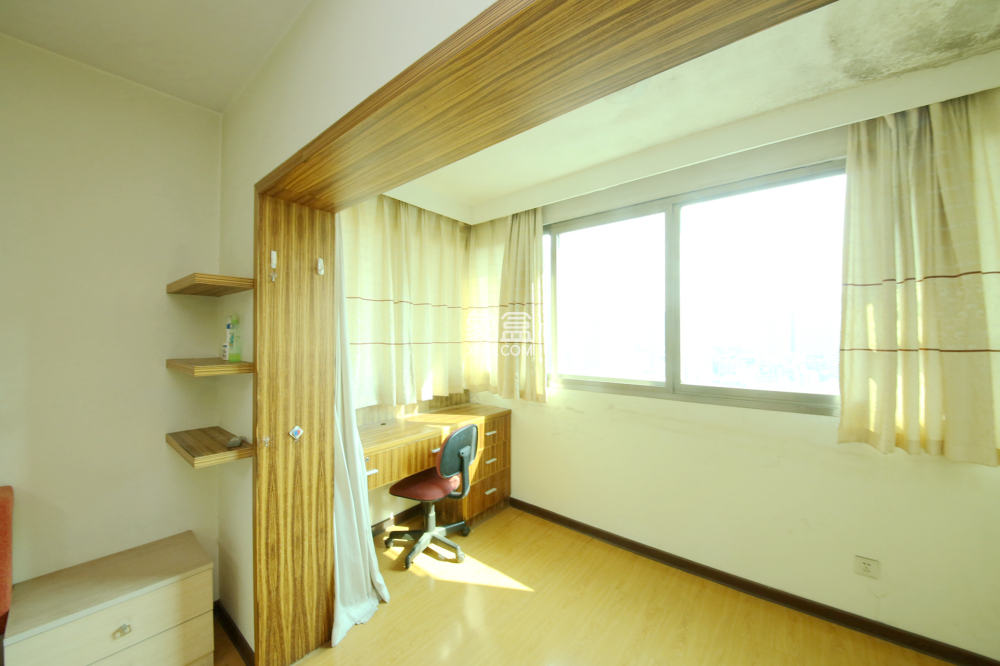 市一醫(yī)院宿舍  3室2廳1衛(wèi)   128.00萬