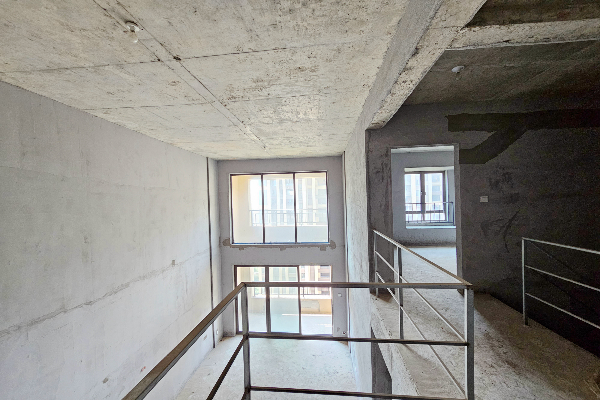 阳光城尚东湾青云苑  4室2厅2卫    100.0万其他