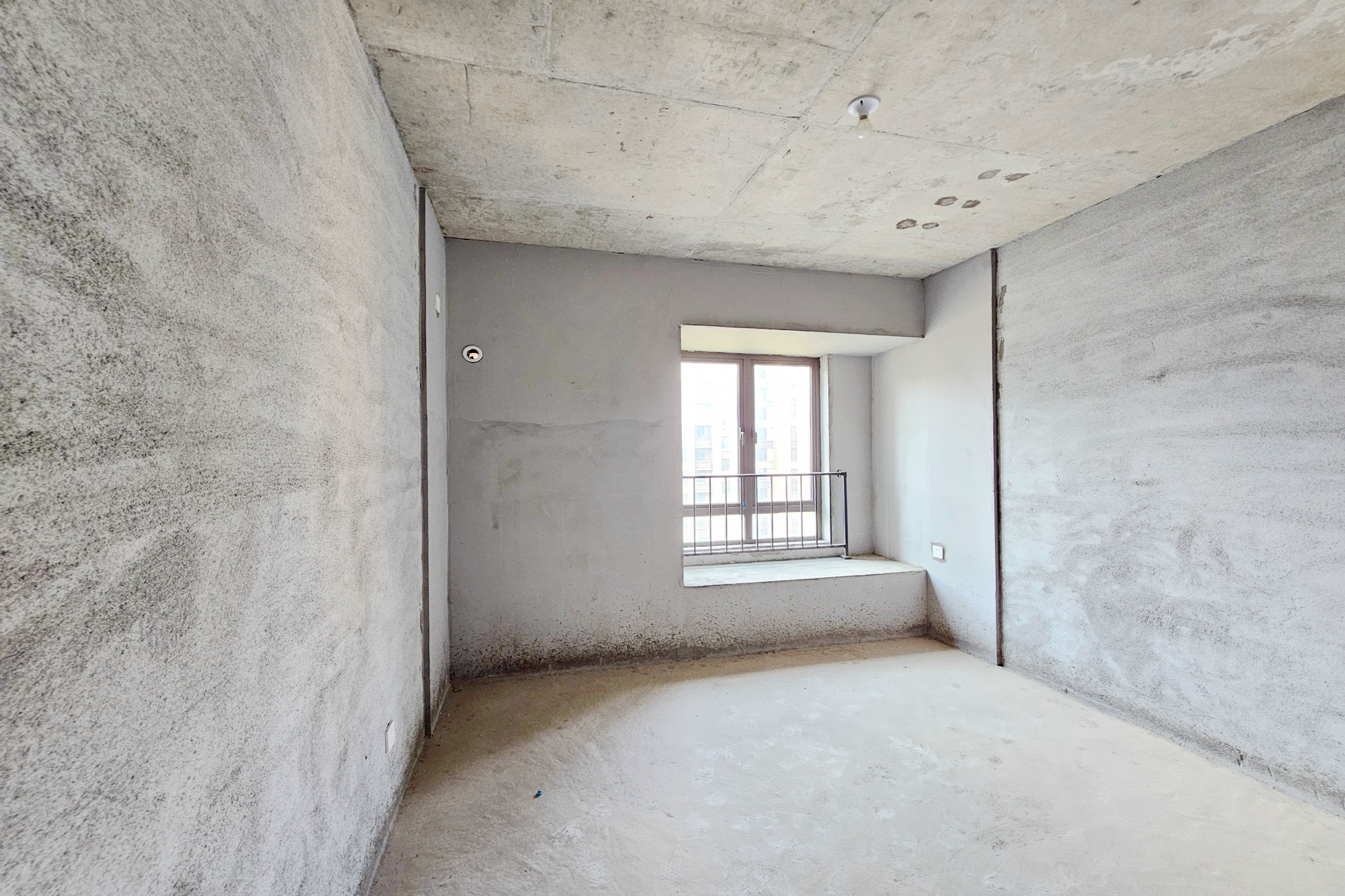 阳光城尚东湾青云苑  4室2厅2卫    100.0万其他