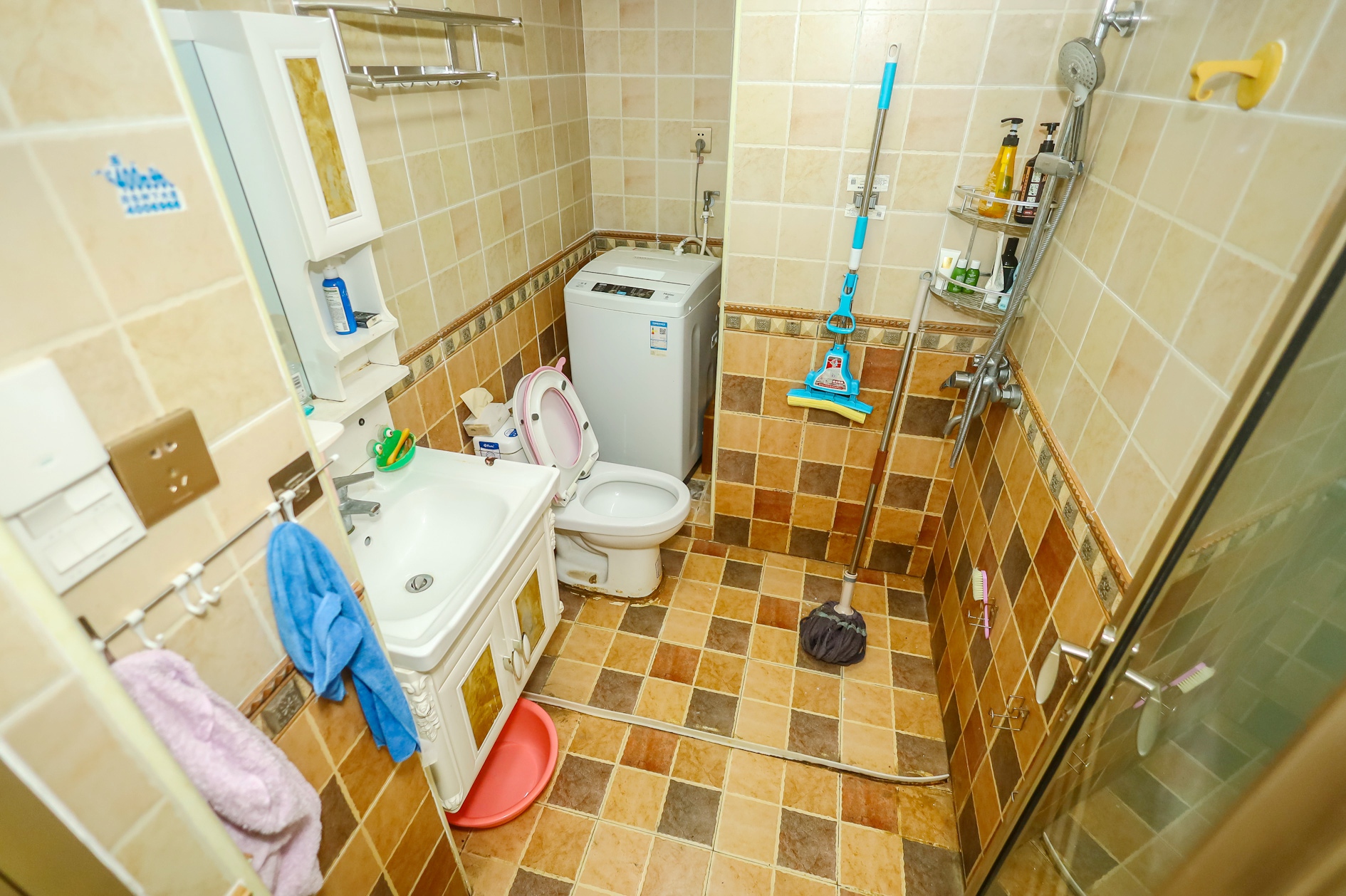 香槟小镇(香槟花苑) 2室1厅1卫 31.0万 香槟小镇(香槟花苑) 2室1厅1卫 31.0万卫生间