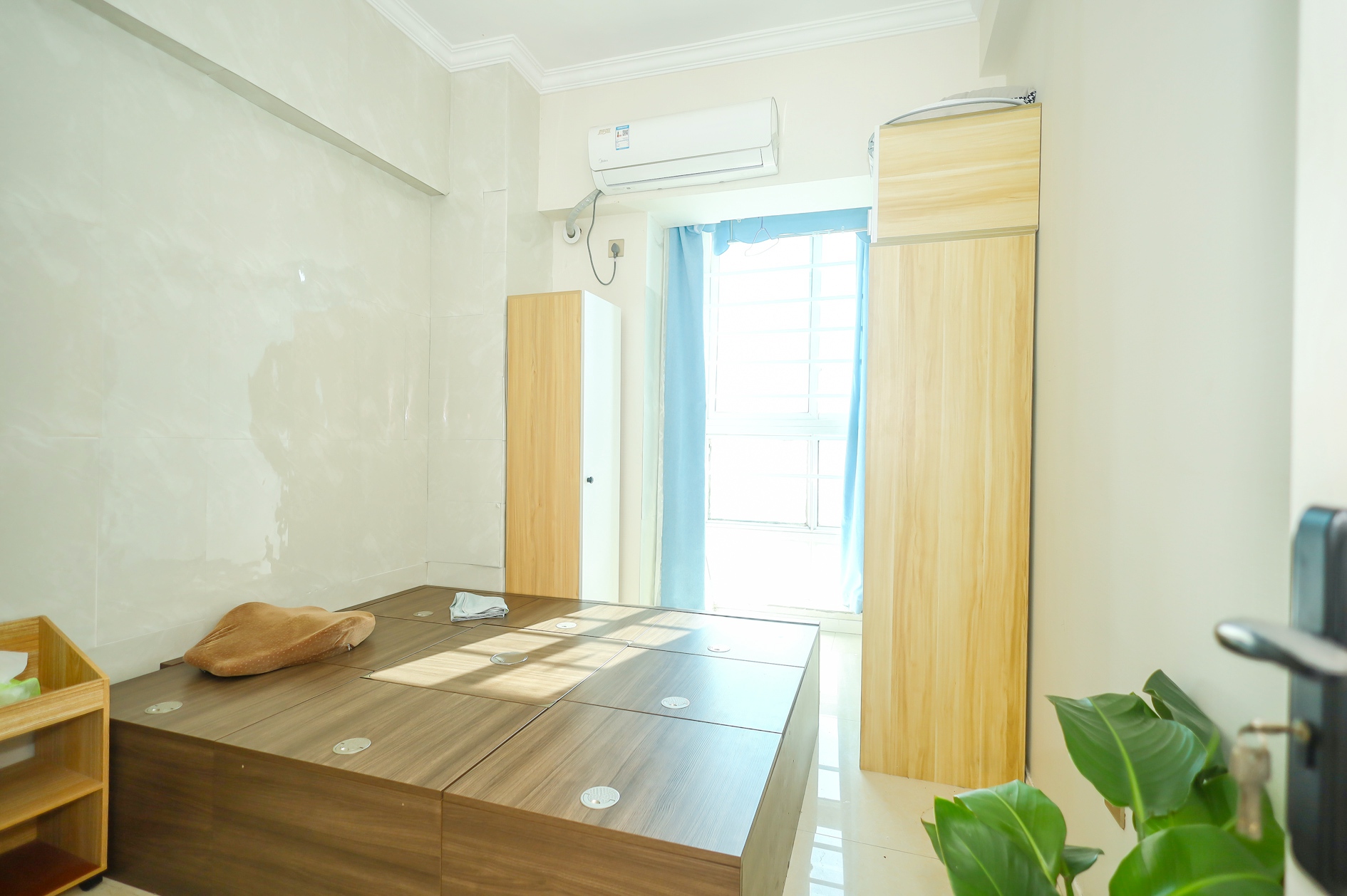 香槟小镇(香槟花苑) 2室1厅1卫 31.0万 香槟小镇(香槟花苑) 2室1厅1卫 31.0万卧室