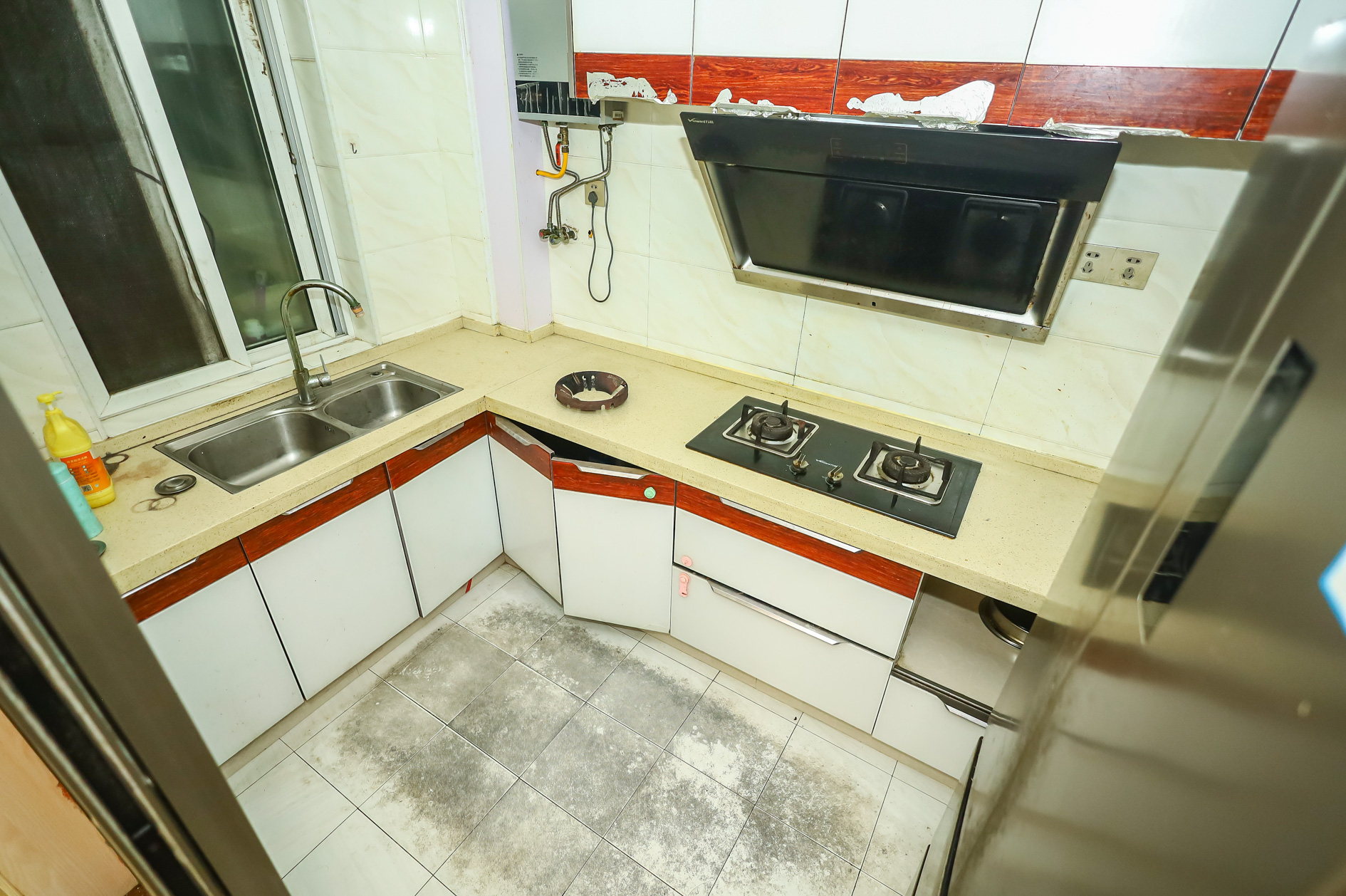 楚天世纪城东苑 3室2厅2卫 58.8万 楚天世纪城东苑 3室2厅2卫 58.8万厨房