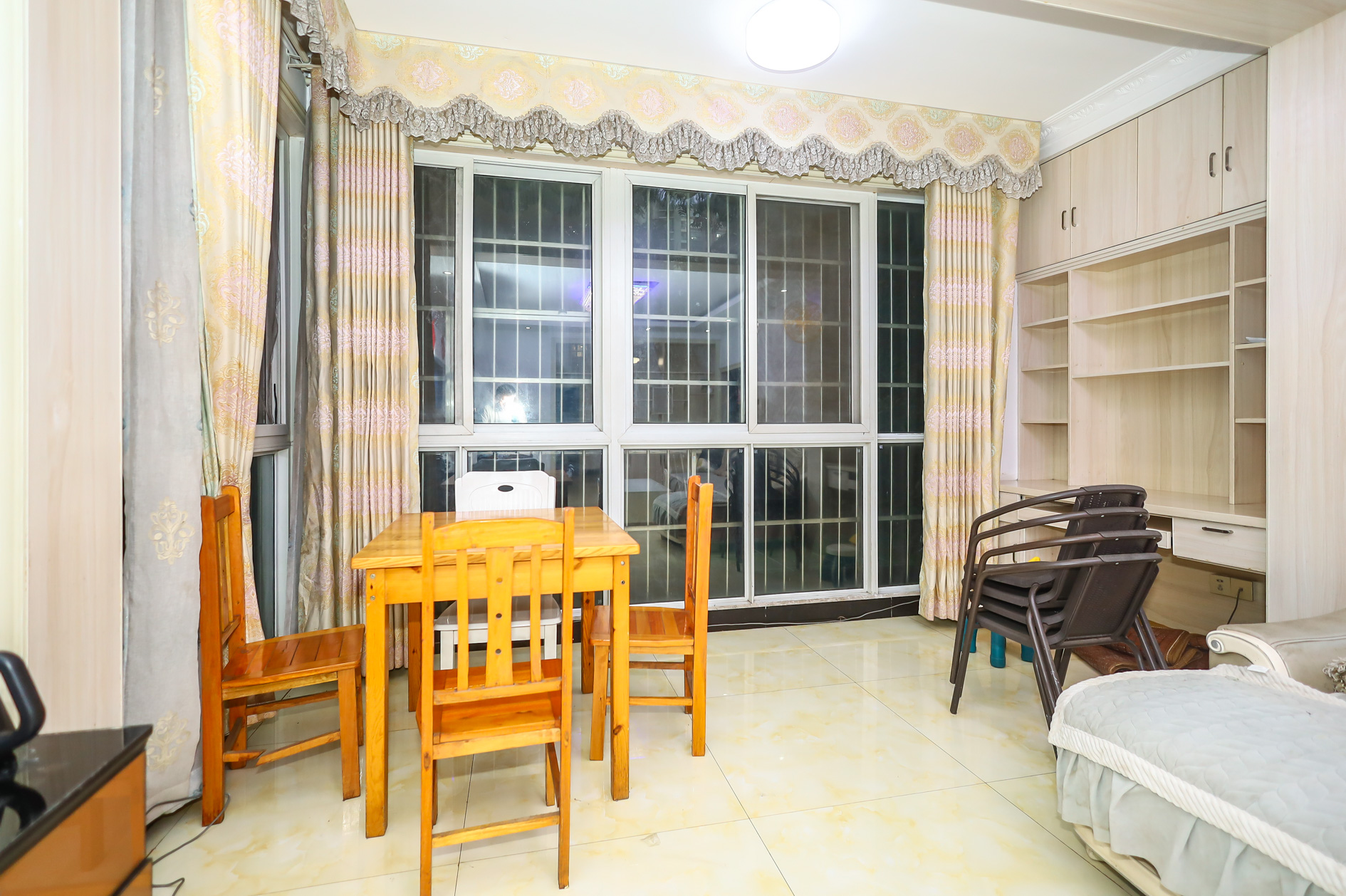 楚天世纪城东苑 3室2厅2卫 58.8万 楚天世纪城东苑 3室2厅2卫 58.8万阳台