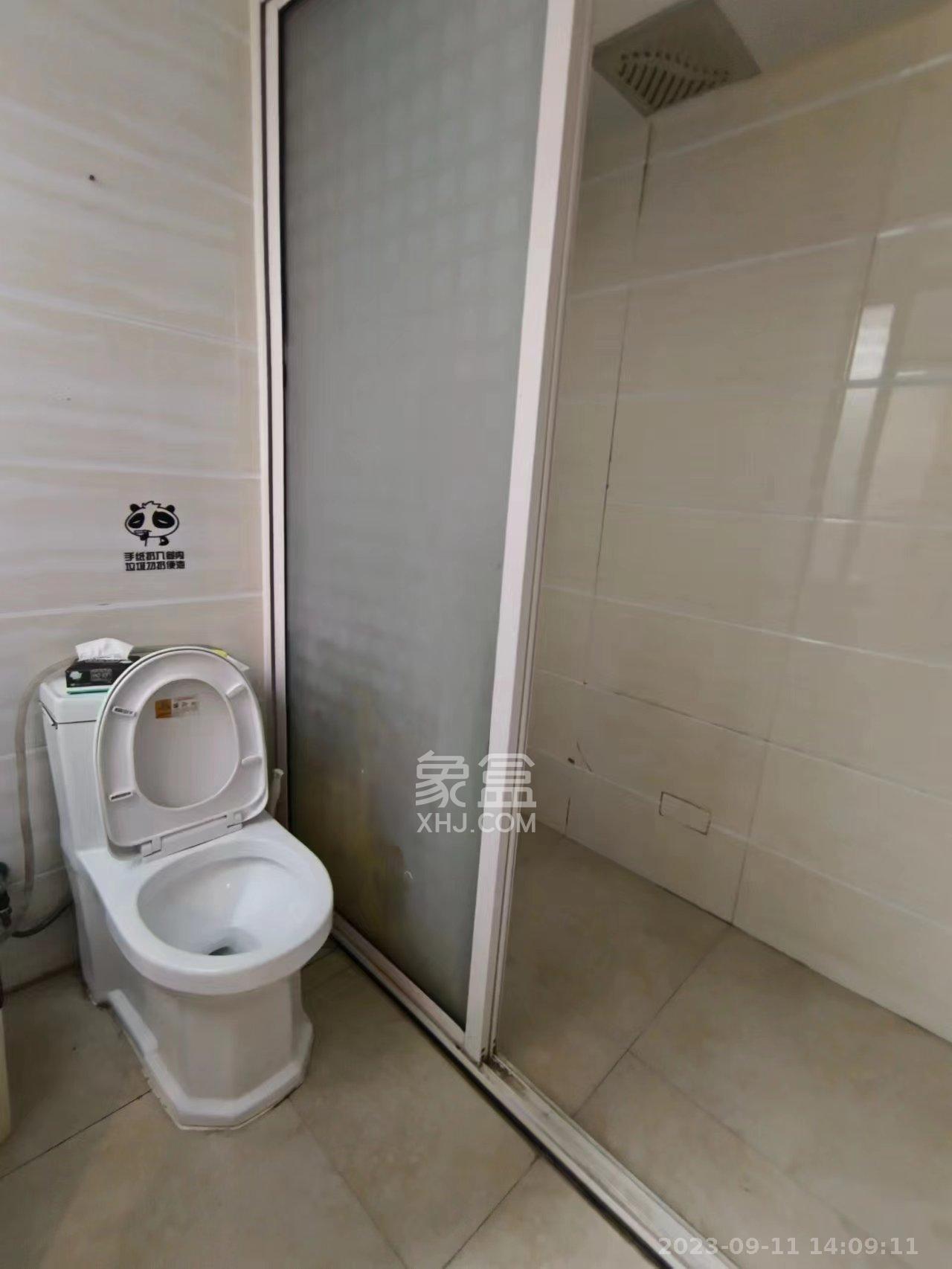 摩天一号  1室1厅1卫   1700.00元/月室内图