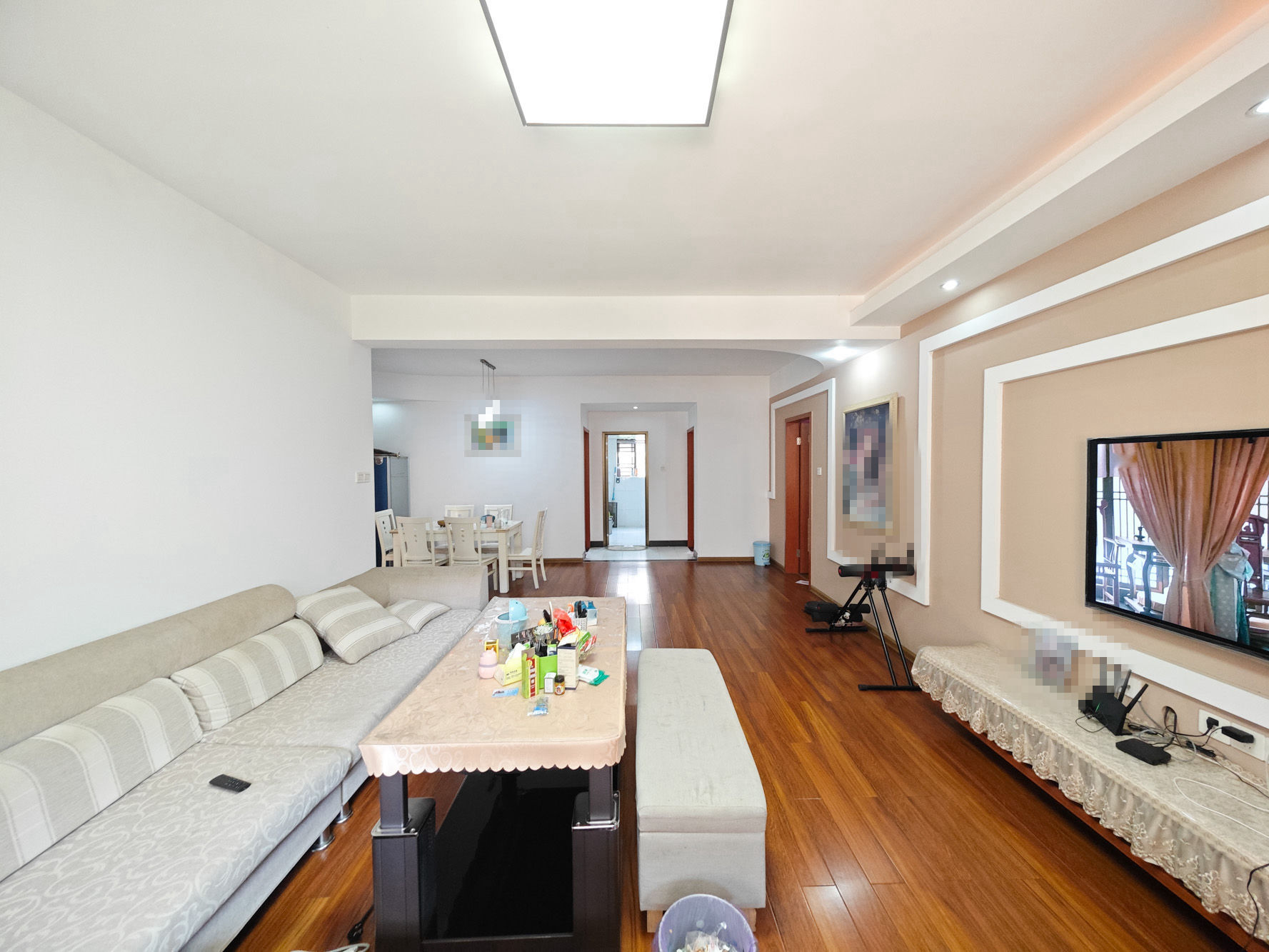 湘府名邸(同力家园) 3室2厅2卫 100.0万 湘府名邸(同力家园) 3室2厅2卫 100.0万客厅