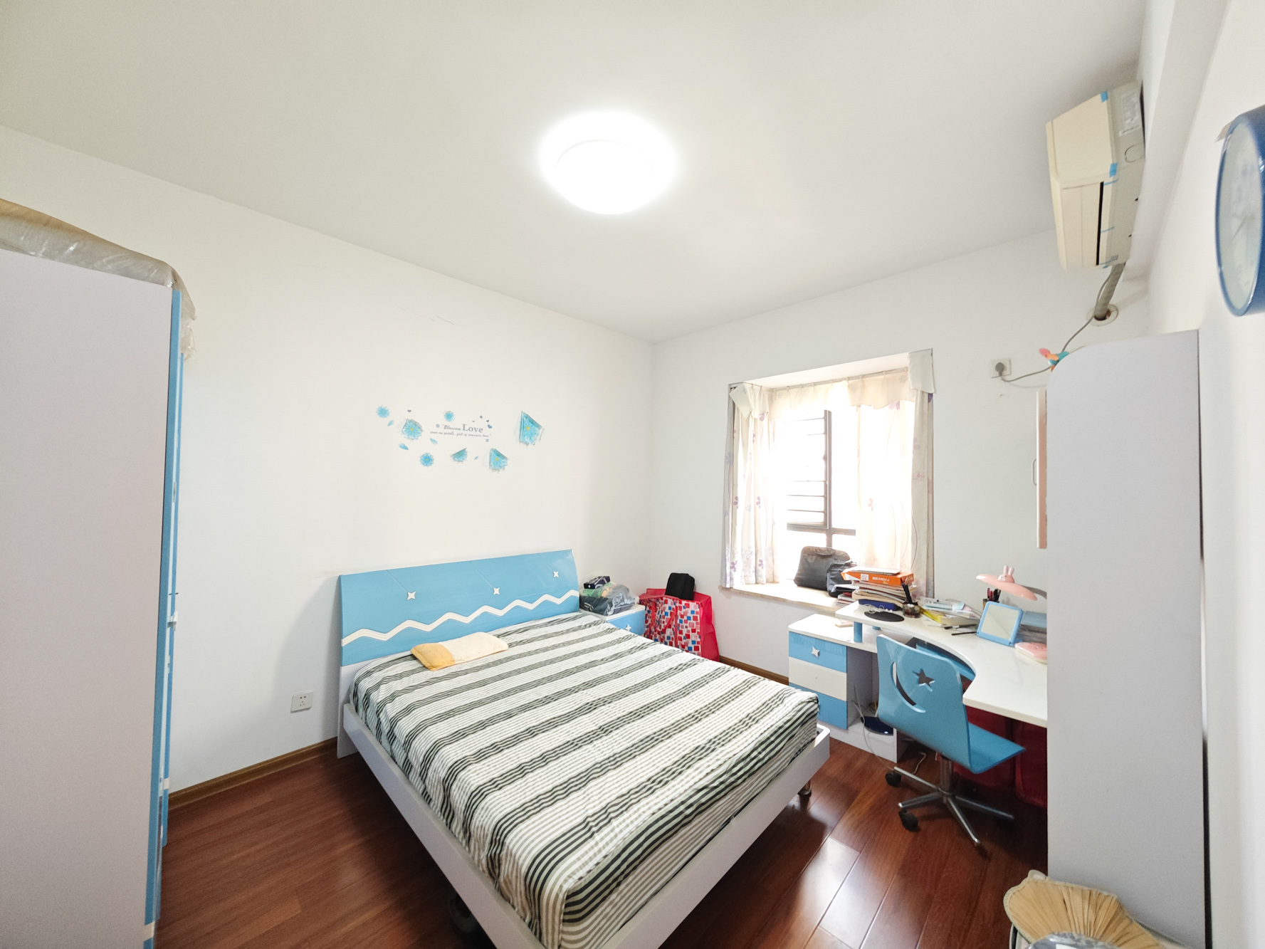 湘府名邸(同力家园) 3室2厅2卫 100.0万 湘府名邸(同力家园) 3室2厅2卫 100.0万卧室