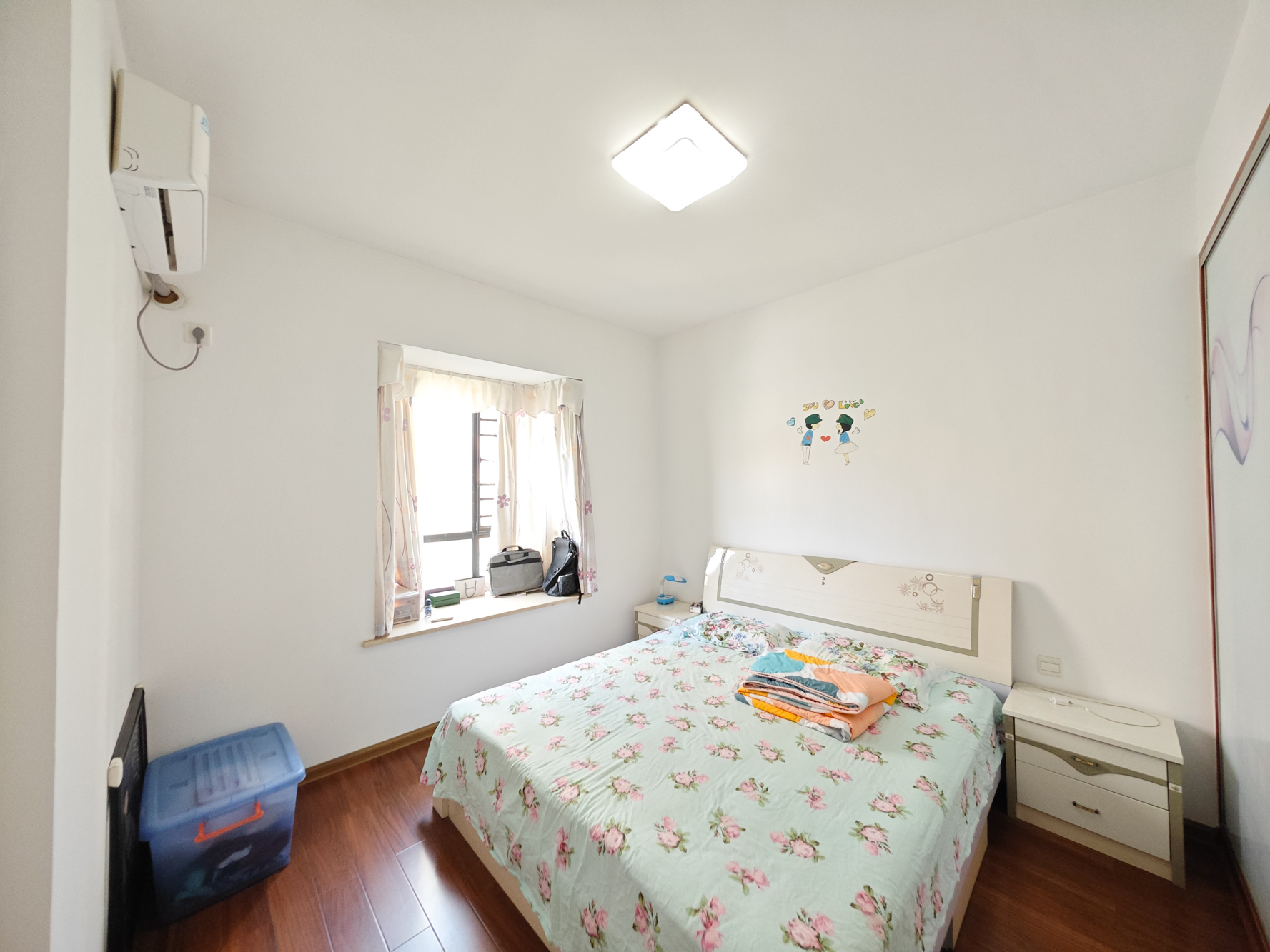 湘府名邸(同力家园) 3室2厅2卫 100.0万 湘府名邸(同力家园) 3室2厅2卫 100.0万卧室