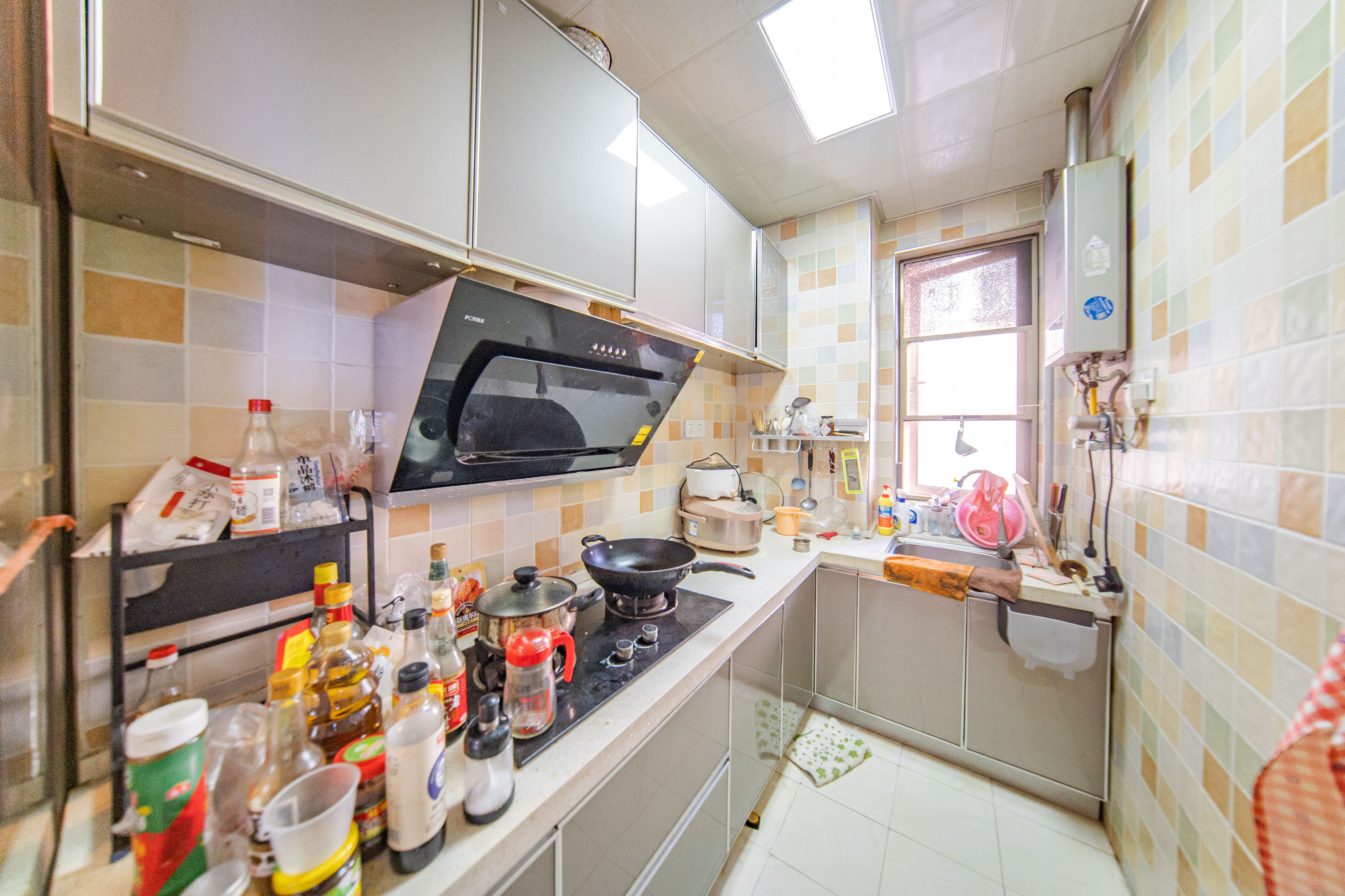 米兰春天 3室2厅1卫 54.0万 米兰春天 3室2厅1卫 54.0万厨房