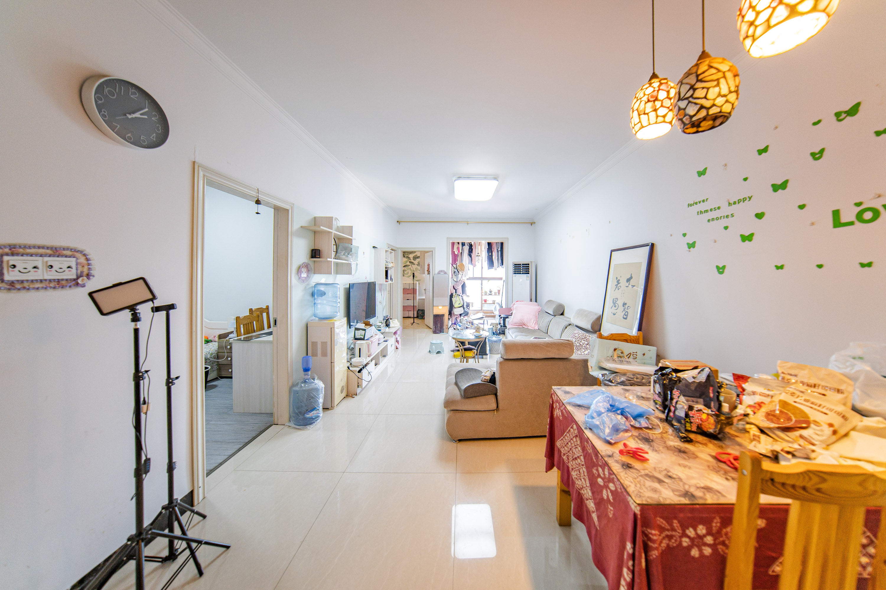 米兰春天 3室2厅1卫 54.0万 米兰春天 3室2厅1卫 54.0万客厅