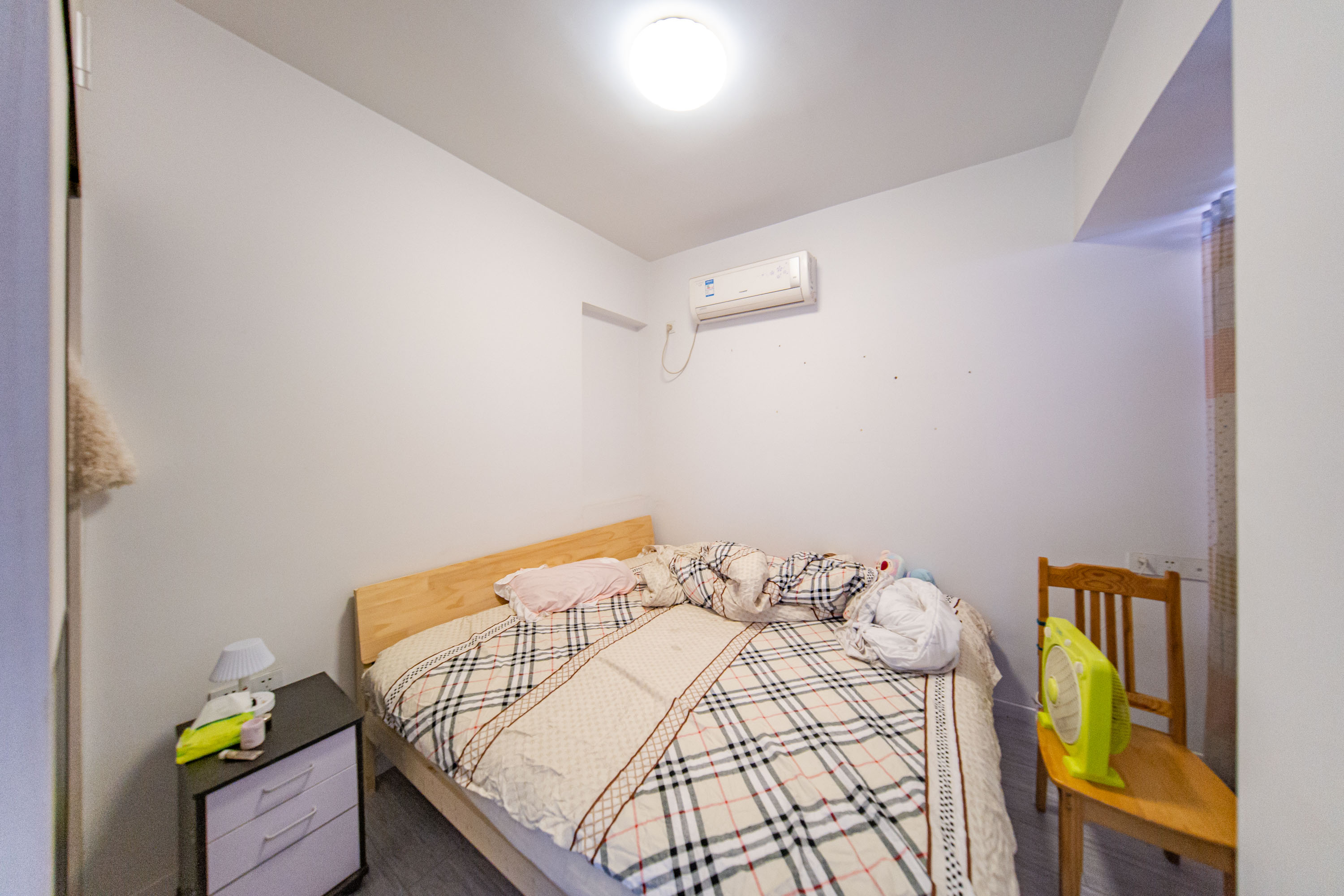 米兰春天 3室2厅1卫 54.0万 米兰春天 3室2厅1卫 54.0万卧室