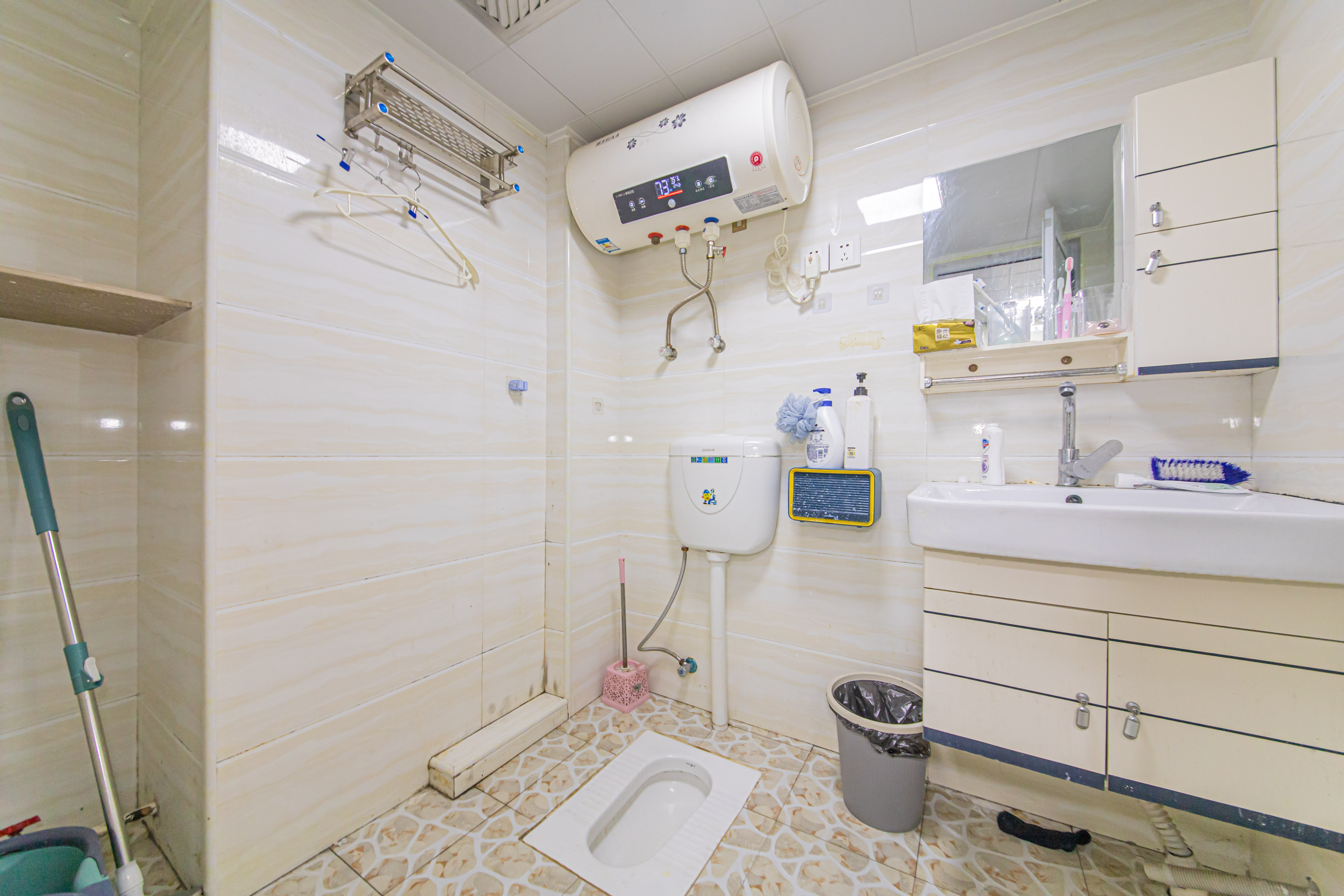 中建芙蓉嘉苑  1室1厅1卫   33.00万卫生间