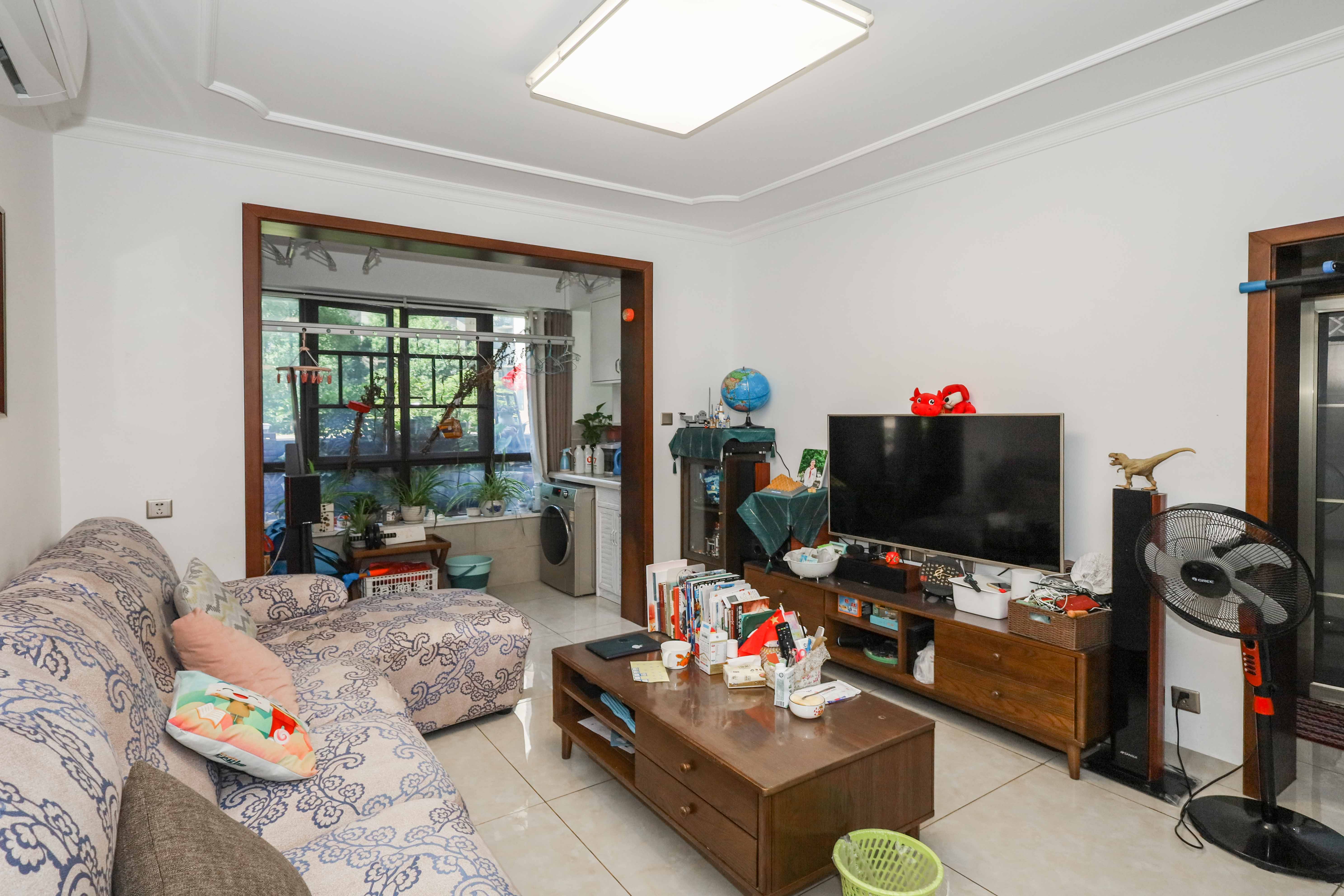 中国铁建梅溪青秀二期  3室2厅1卫    155.0万客厅