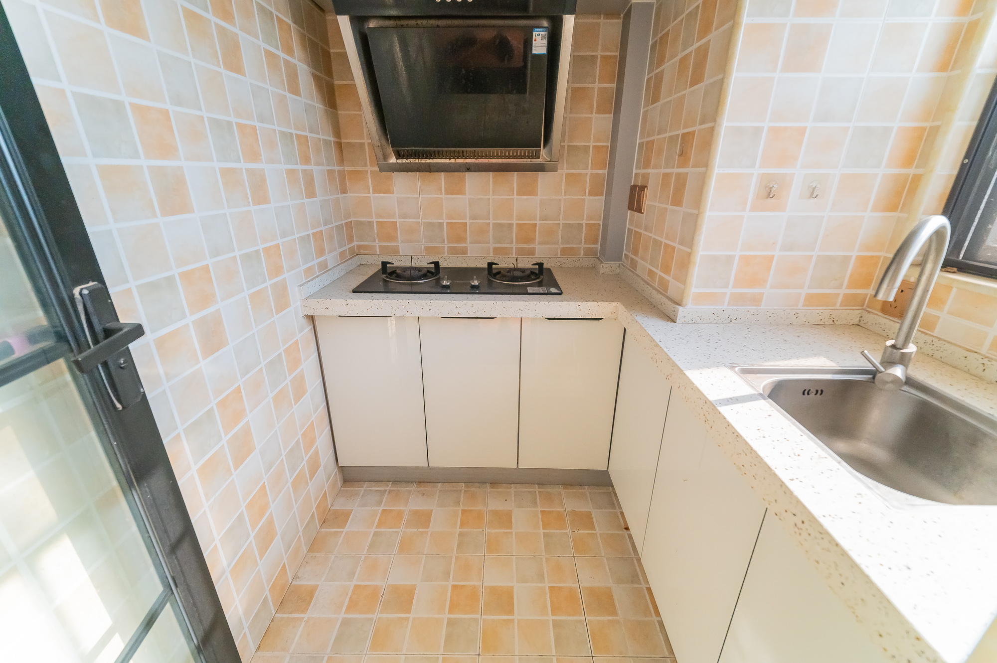 国泰九龙湾 1室1厅1卫 32.0万 国泰九龙湾 1室1厅1卫 32.0万厨房