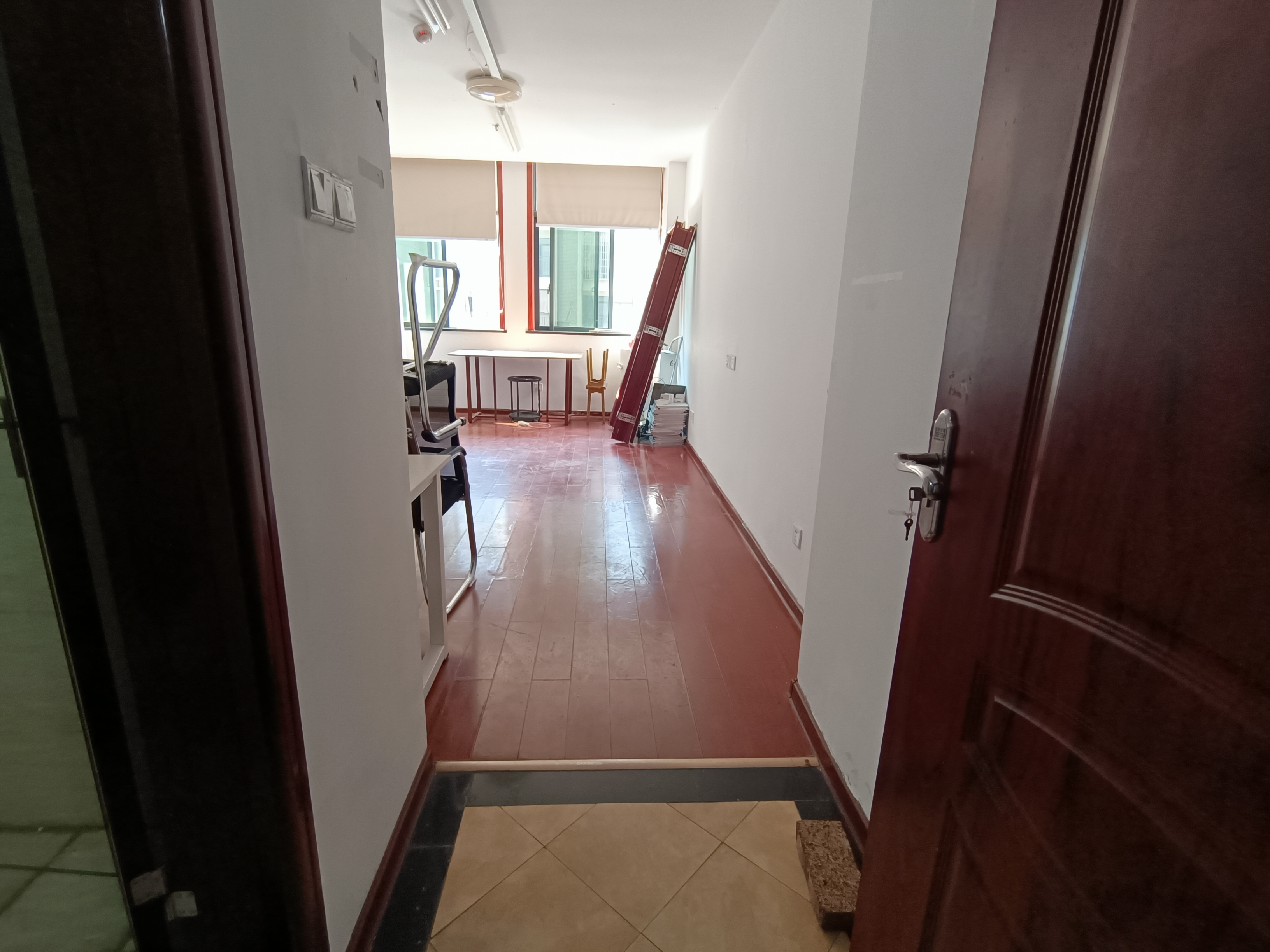 众一国际 1室1厅1卫 13.0万 众一国际 1室1厅1卫 13.0万客厅