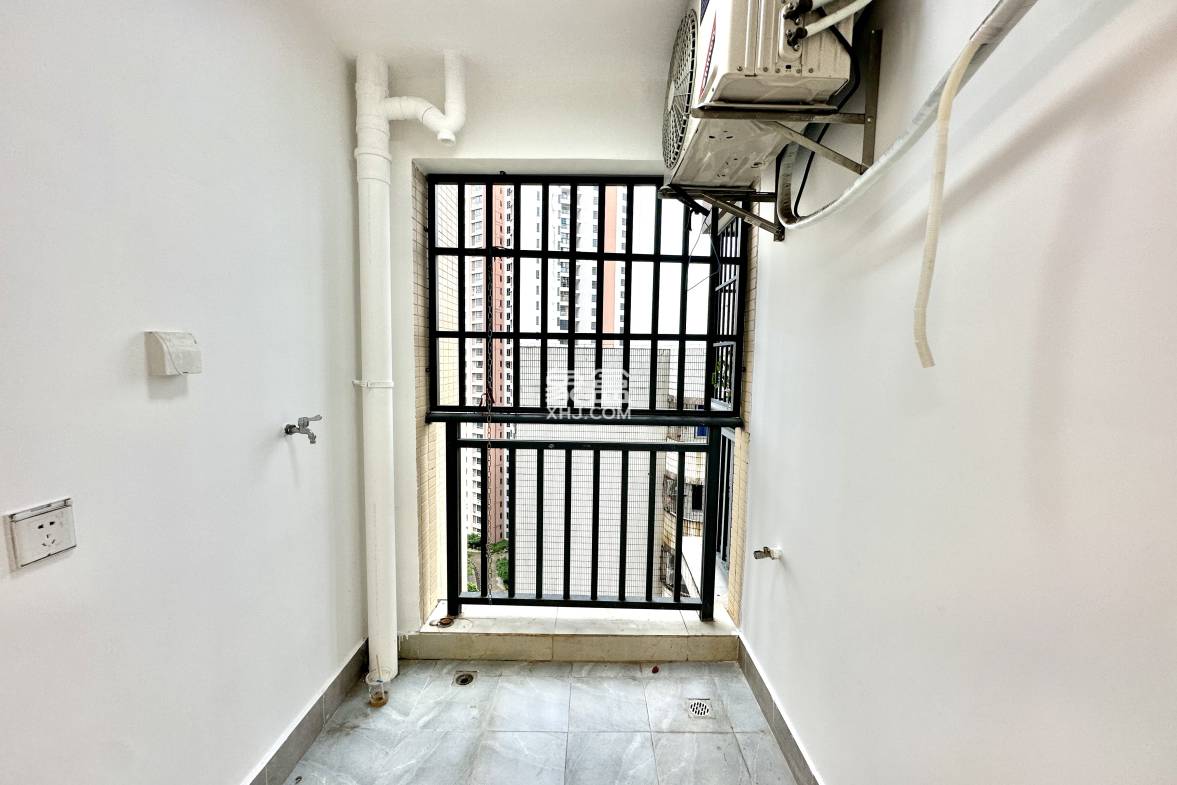 美丽华居 2室2厅1卫 109.00万 美丽华居 2室2厅1卫 109.00万阳台