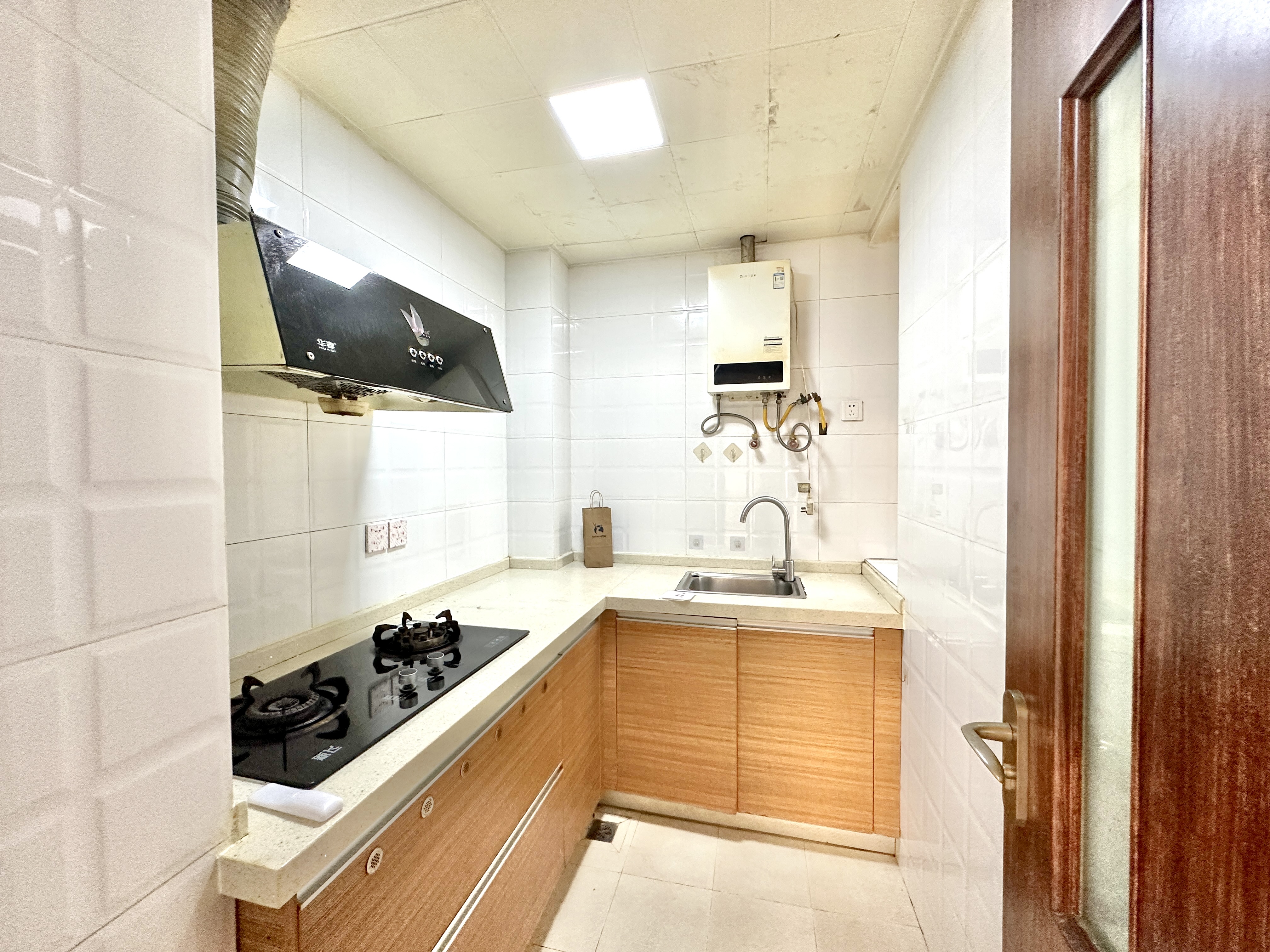 美丽华居 2室2厅1卫 109.00万 美丽华居 2室2厅1卫 109.00万厨房