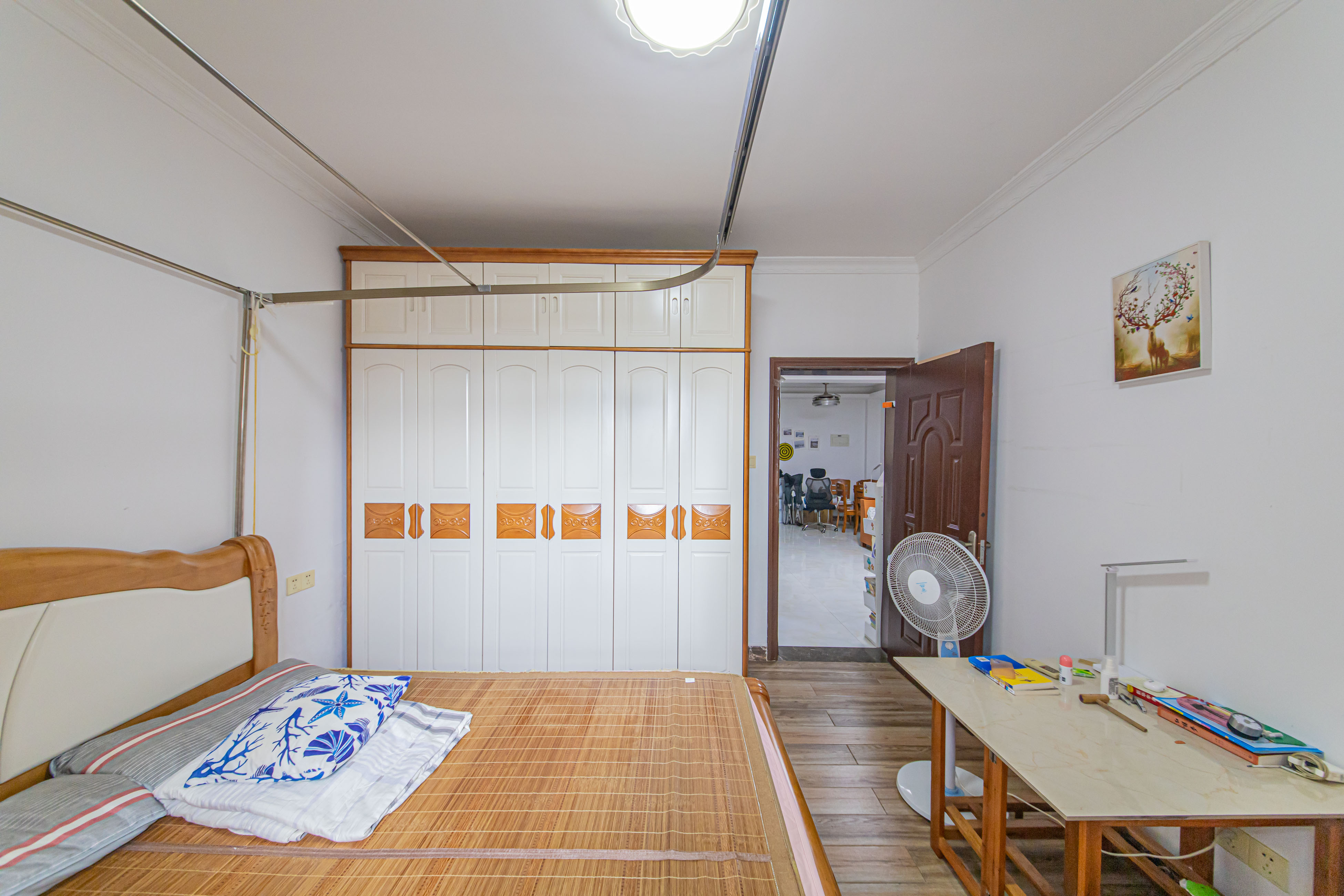 和庄  3室1厅1卫   68.00万卧室