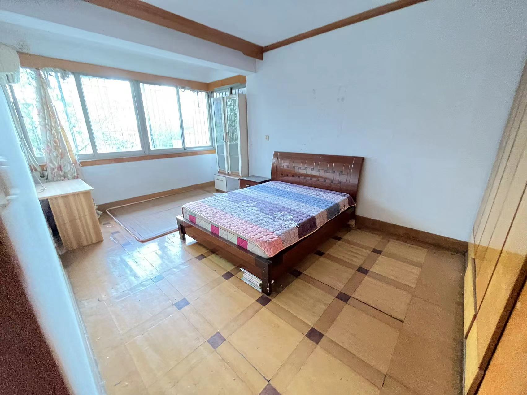 红旗中路散盘 3室2厅1卫 29.8万 红旗中路散盘 3室2厅1卫 29.8万室内图