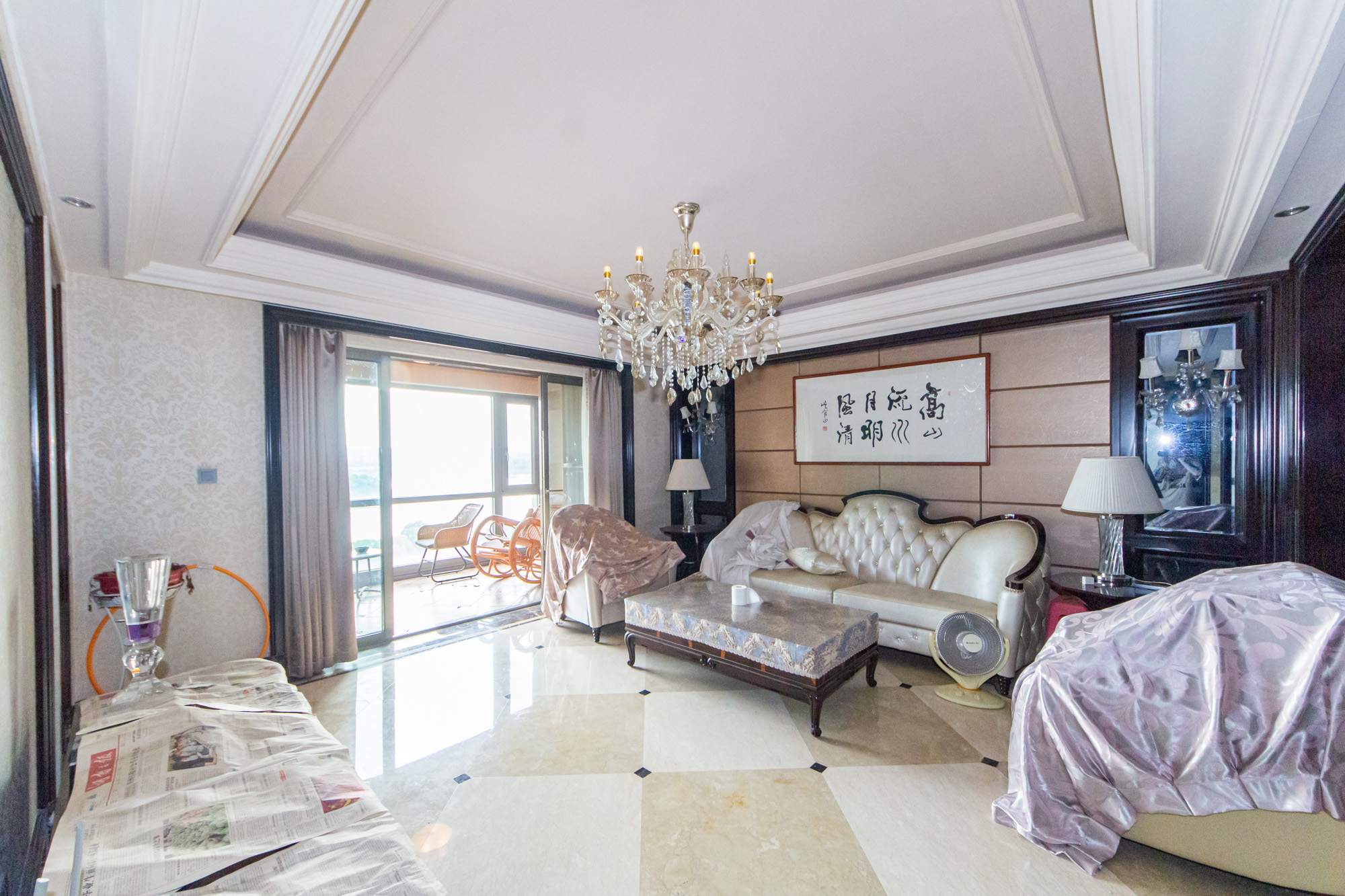 楚天逸品 3室2厅2卫 200.0万 楚天逸品 3室2厅2卫 200.0万客厅