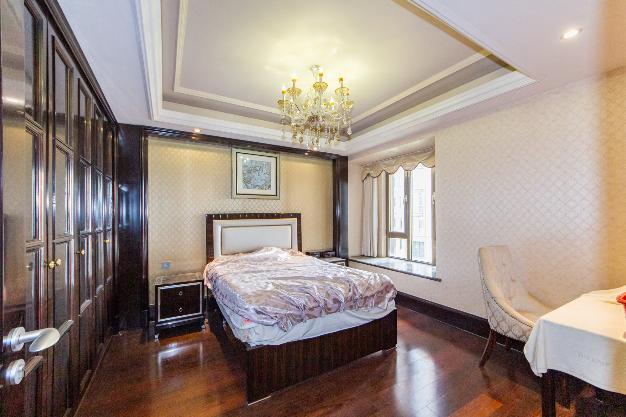 楚天逸品 3室2厅2卫 200.0万 楚天逸品 3室2厅2卫 200.0万卧室