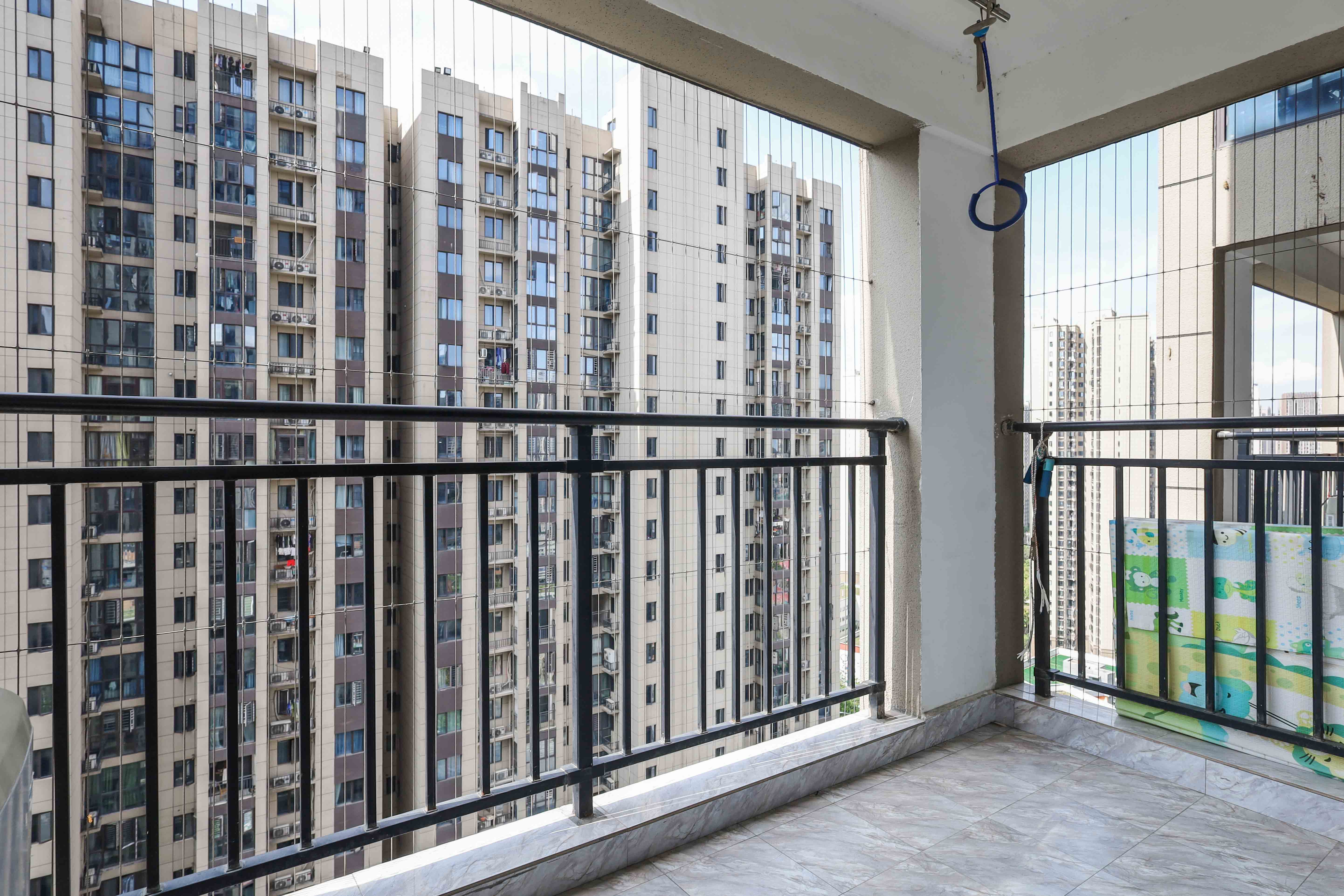 中国铁建梅溪青秀二期  3室2厅2卫   124.80万阳台