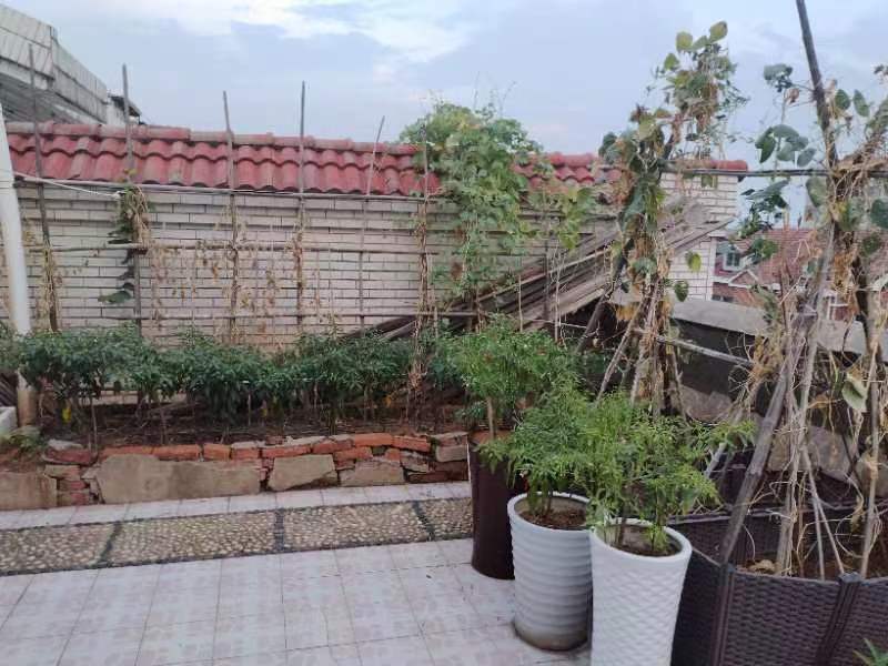 珠江花园  6室3厅3卫    75.0万 珠江花园  6室3厅3卫    75.0万室内图