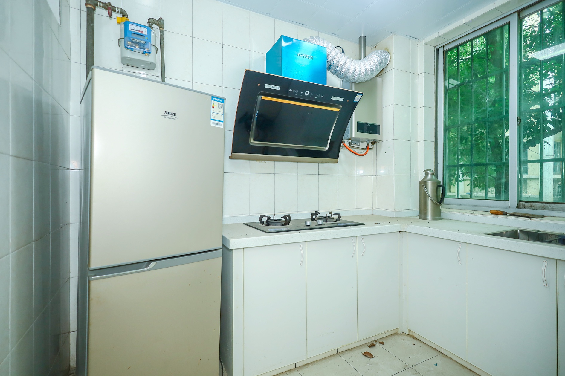 中南汽车世界  2室2厅1卫    37.0万 中南汽车世界  2室2厅1卫    37.0万厨房