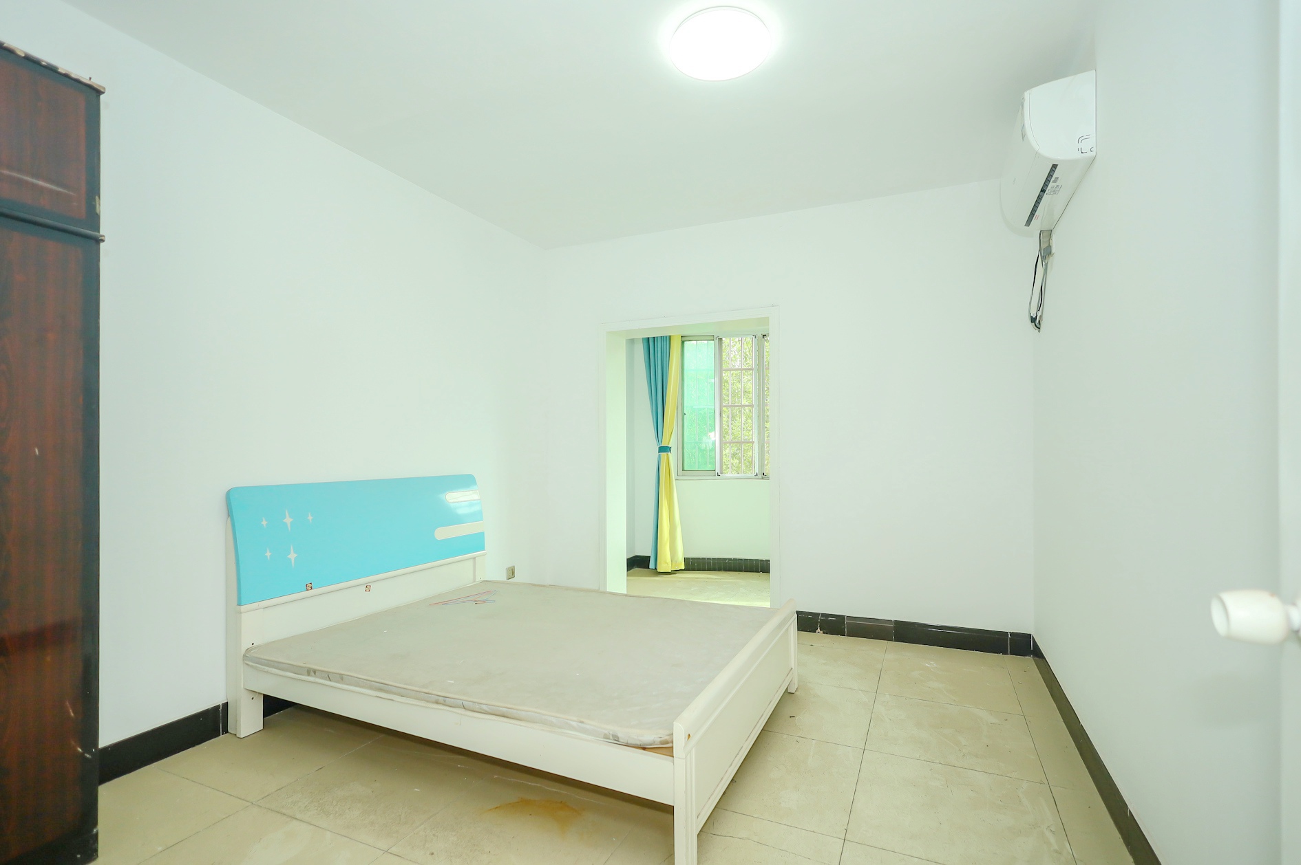 中南汽车世界  2室2厅1卫    37.0万 中南汽车世界  2室2厅1卫    37.0万卧室