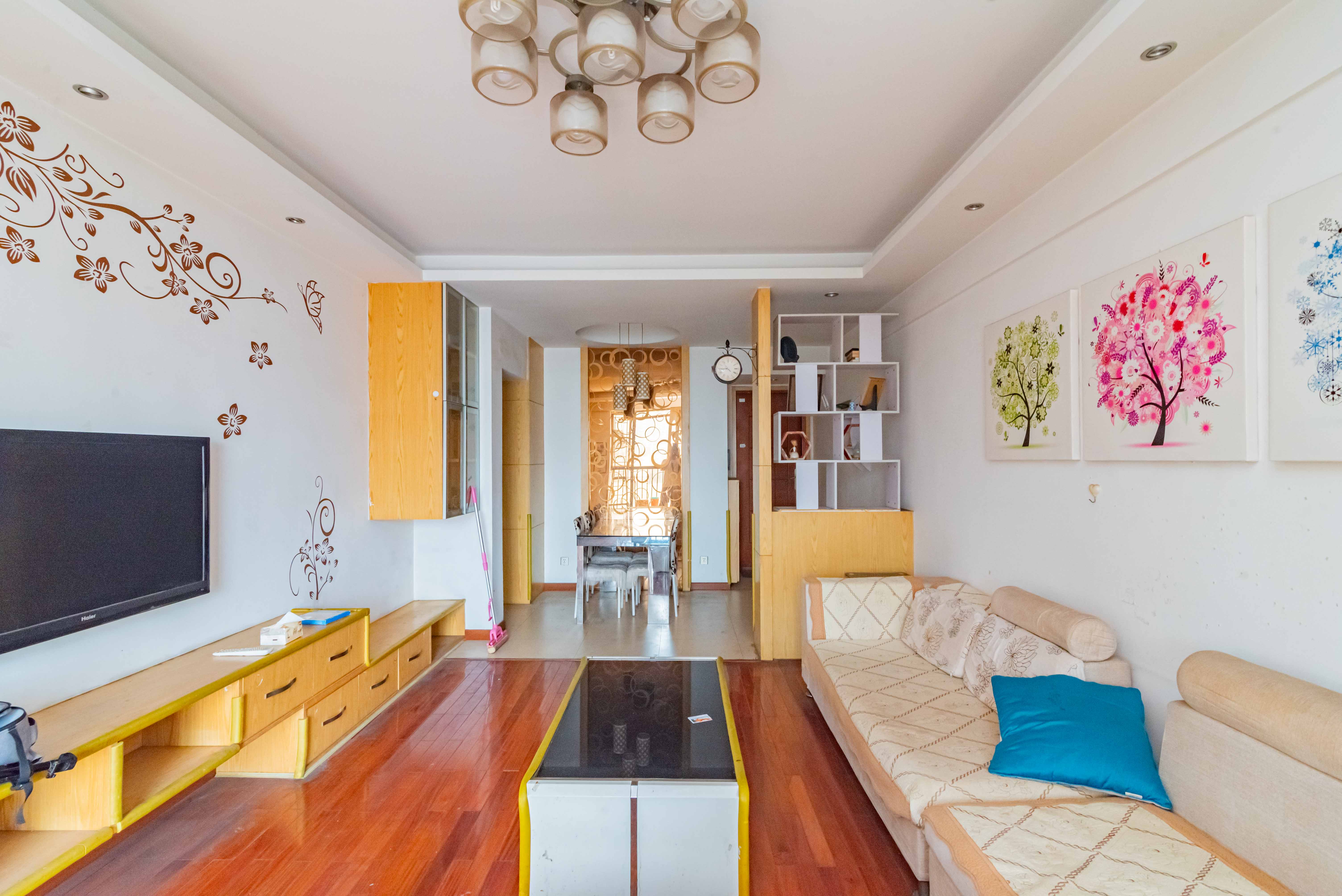 金土地第一湾 2室2厅1厨1卫 99.00万 金土地第一湾 2室2厅1厨1卫 99.00万