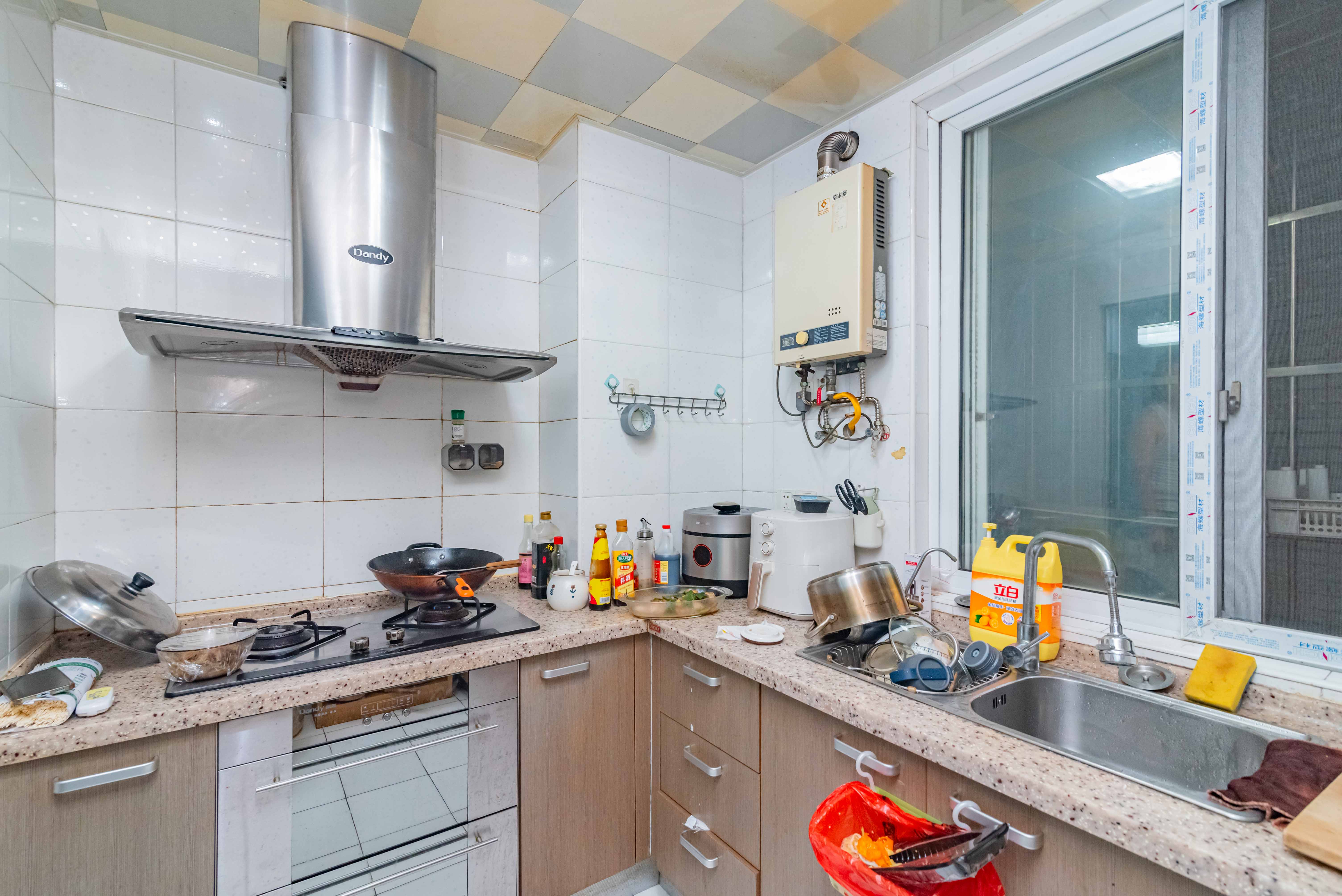 月湖兰庭 2室2厅1卫 58.0万 月湖兰庭 2室2厅1卫 58.0万厨房