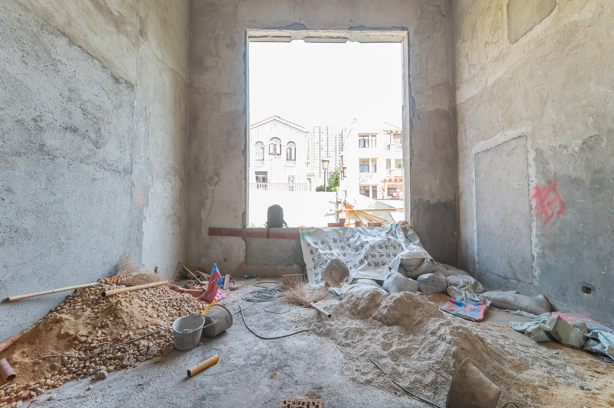 鹏基诺亚山林 6室3厅3卫 450.0万 鹏基诺亚山林 6室3厅3卫 450.0万客厅