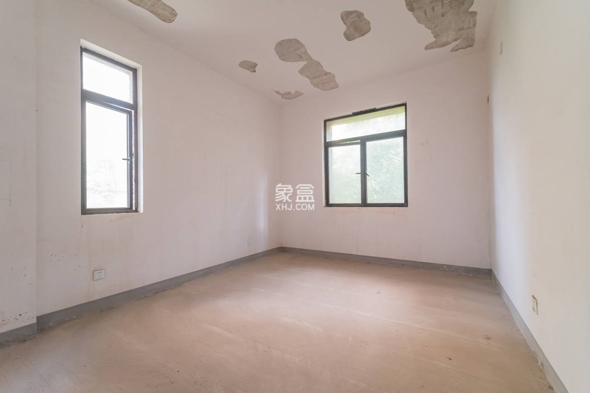 星湖湾一期洋房 4室2厅1卫 148.0万 星湖湾一期洋房 4室2厅1卫 148.0万卧室