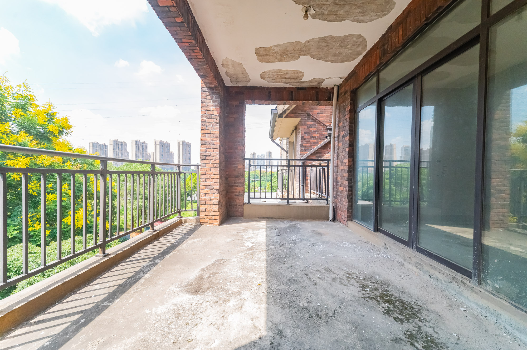 星湖湾一期洋房 4室2厅1卫 148.0万 星湖湾一期洋房 4室2厅1卫 148.0万阳台