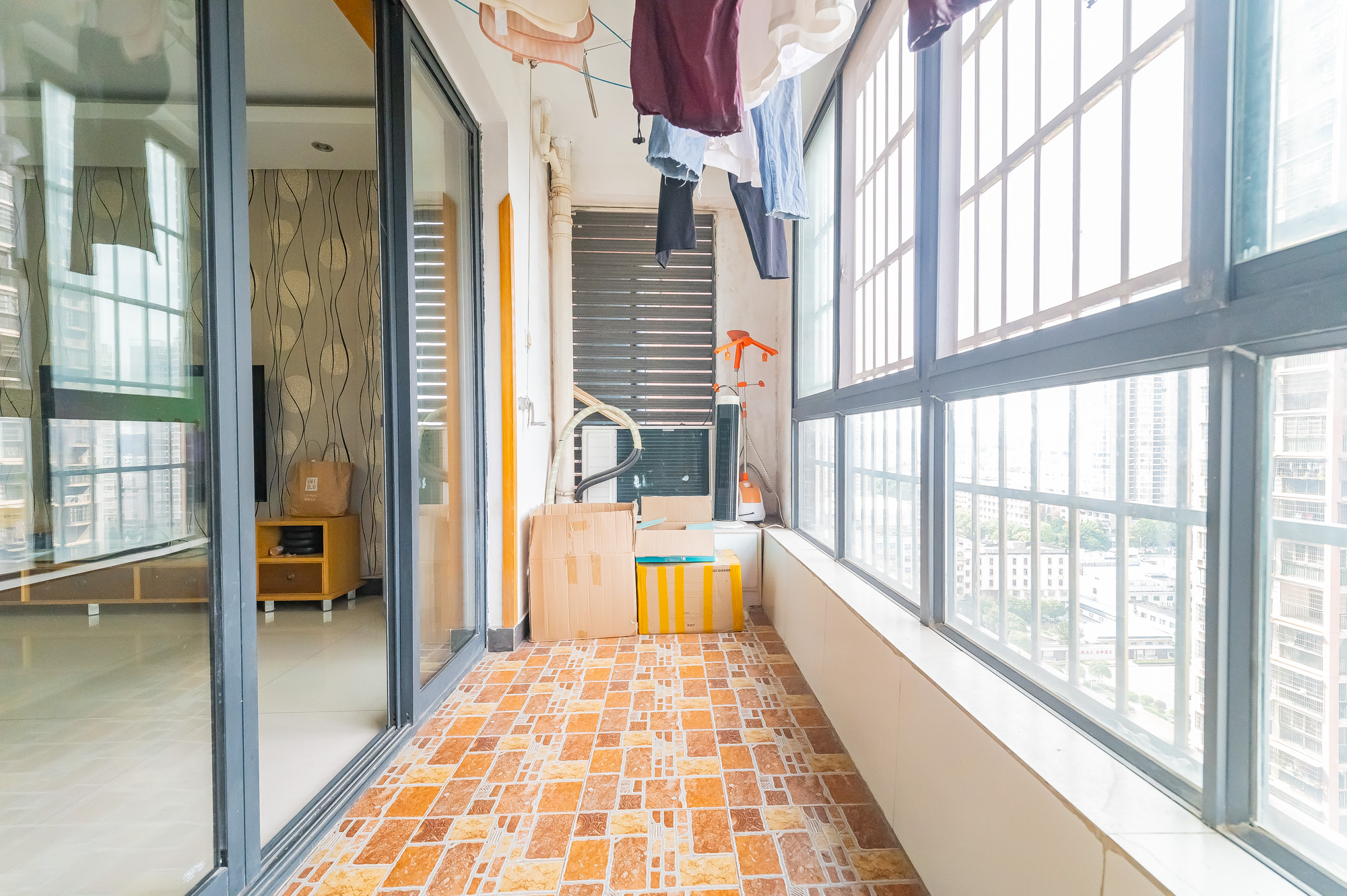 尚城 3室2厅2卫 83.0万 尚城 3室2厅2卫 83.0万阳台