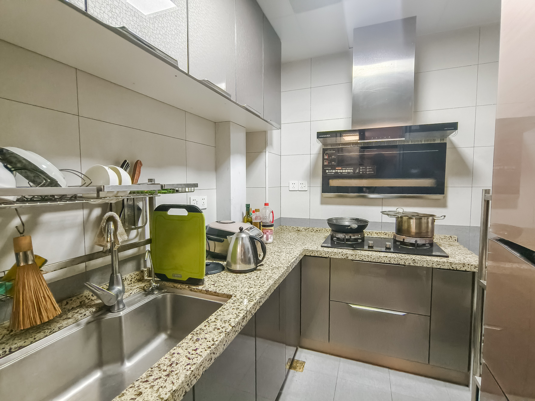 和悦城(蟠龙景苑)  3室2厅1卫    68.0万 和悦城(蟠龙景苑)  3室2厅1卫    68.0万厨房