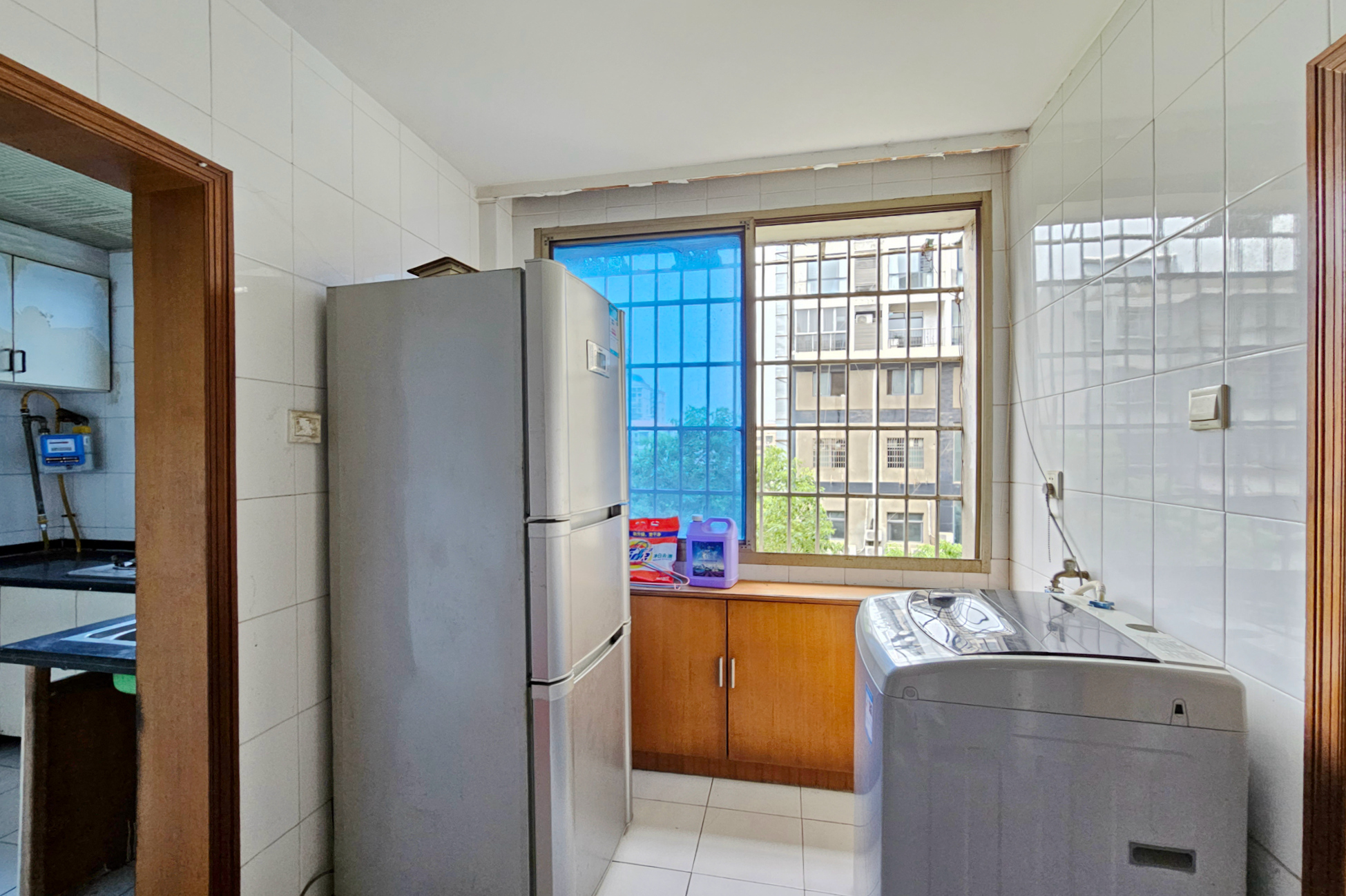 杨家山武警宿舍  3室2厅2卫    65.0万 杨家山武警宿舍  3室2厅2卫    65.0万其他