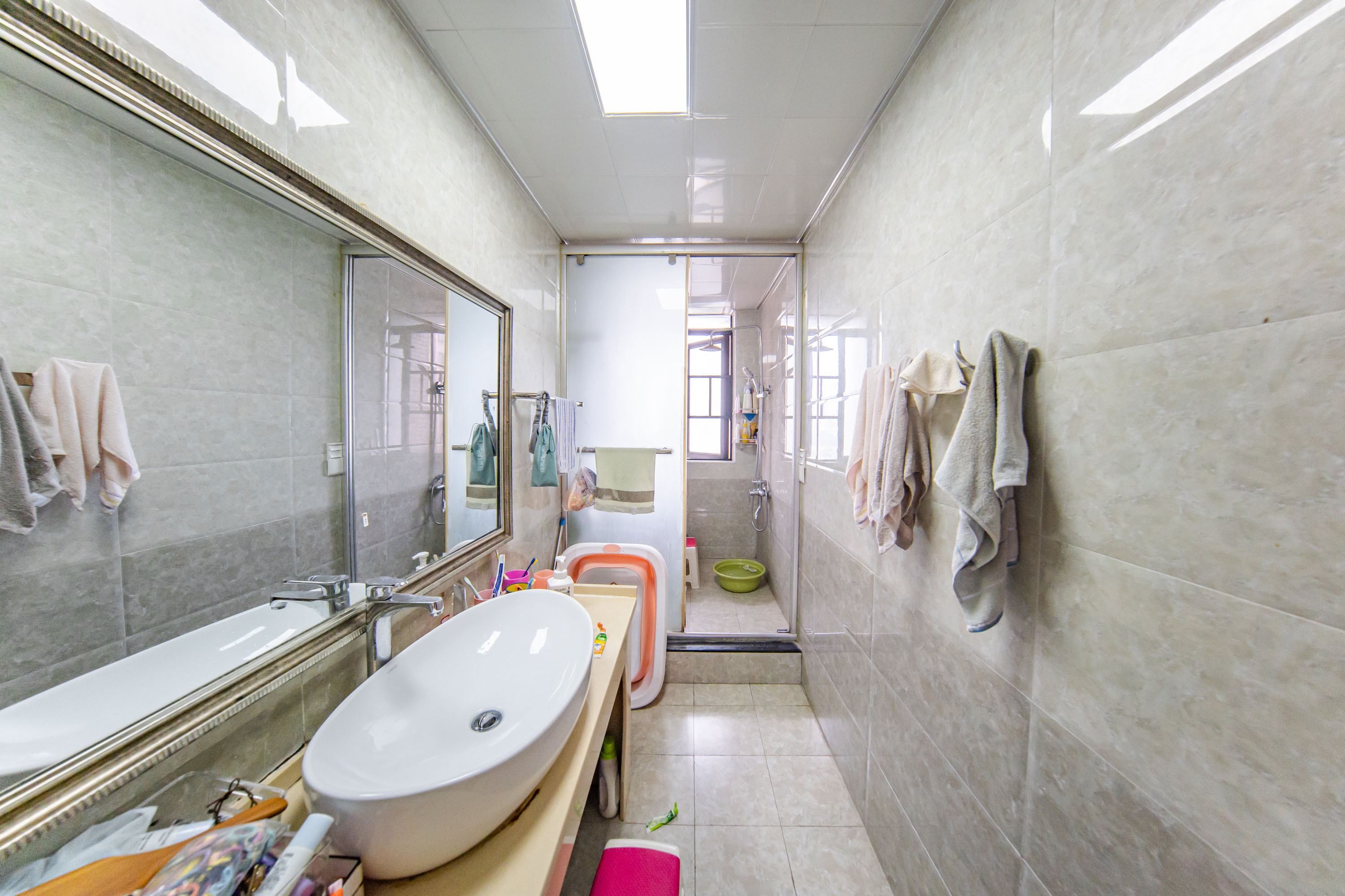 枫华府第  3室2厅1卫    91.0万卫生间