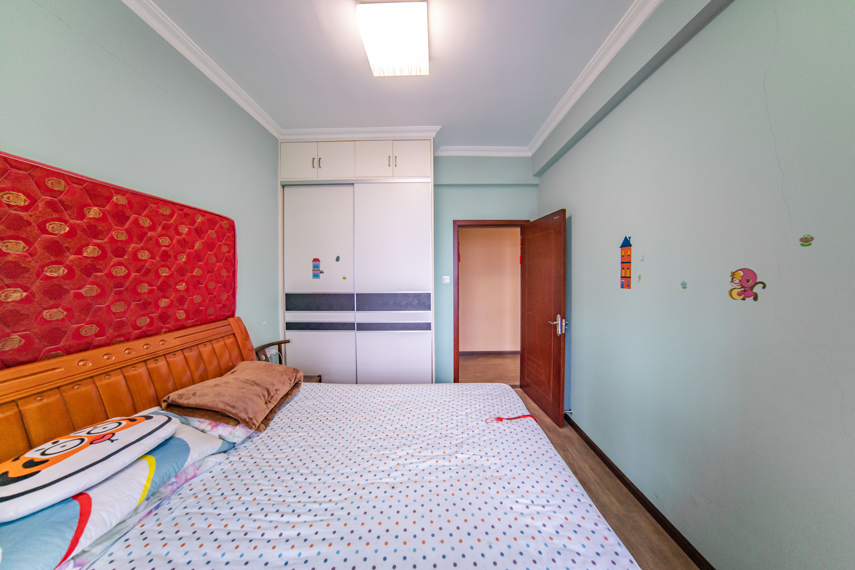 枫华府第  3室2厅1卫    91.0万卧室