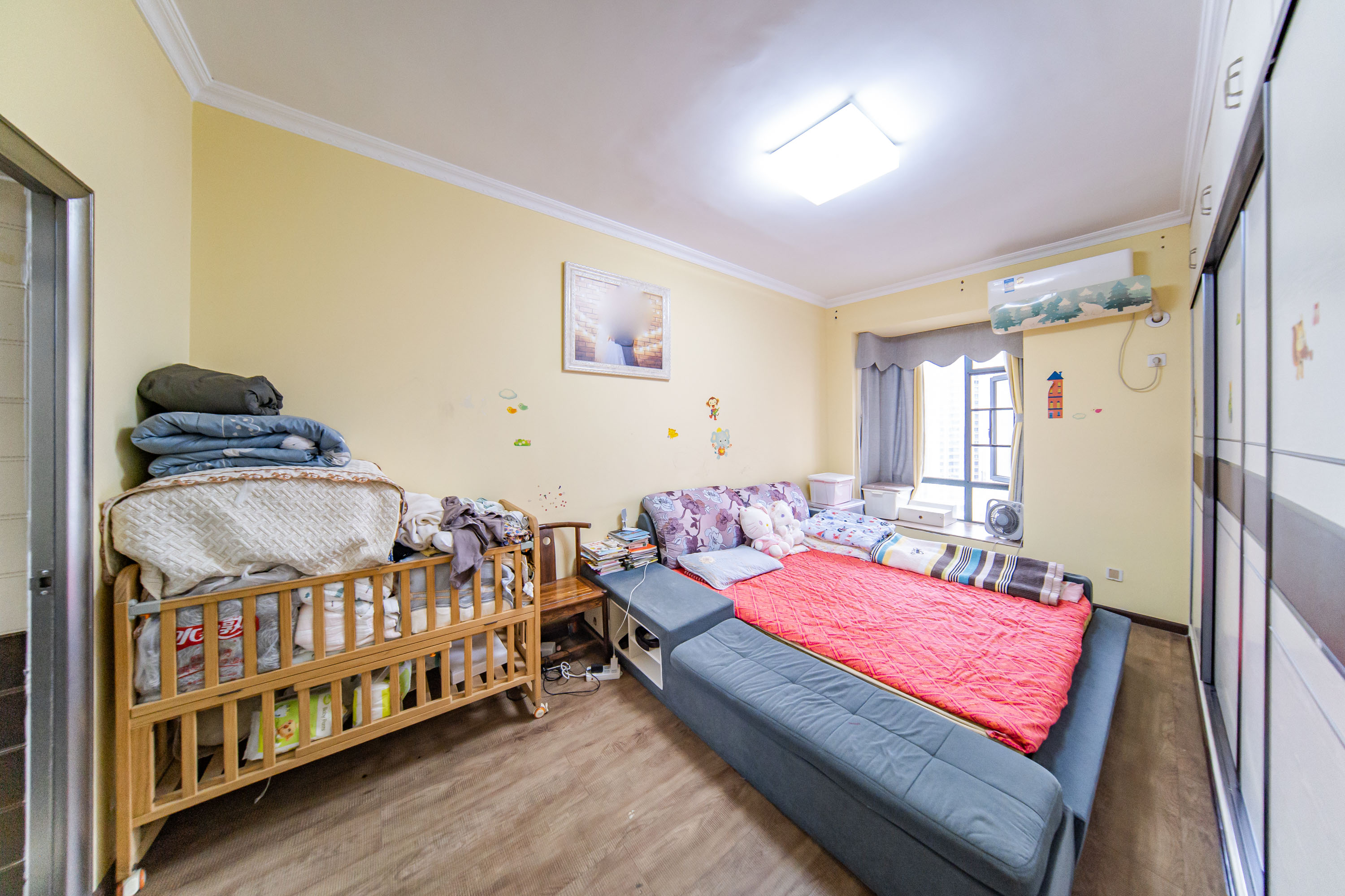 枫华府第  3室2厅1卫    91.0万卧室