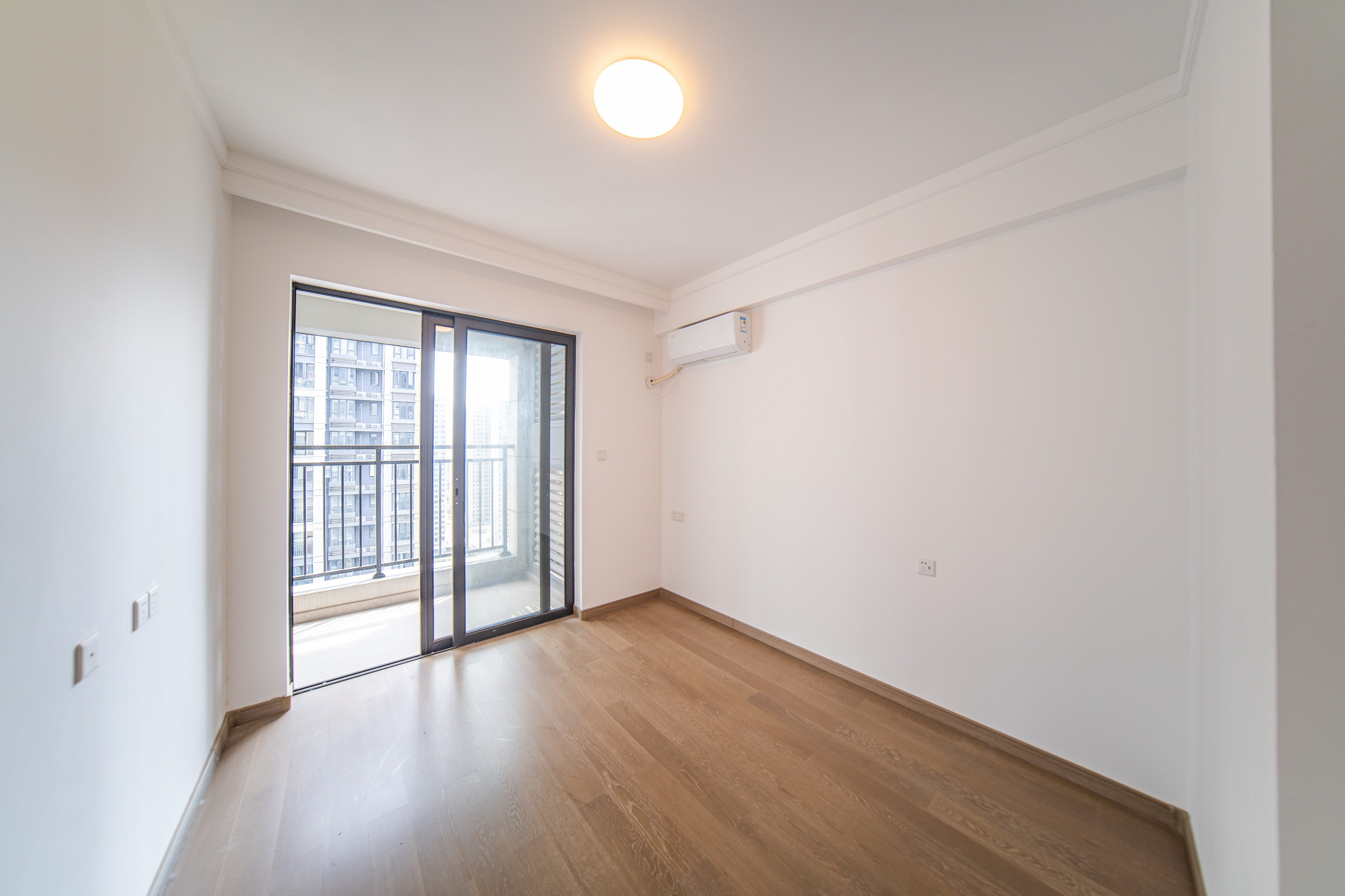 映客龙湖璟翠公馆(映客龙湖璟翠中心)  4室2厅2卫    155.0万 映客龙湖璟翠公馆(映客龙湖璟翠中心)  4室2厅2卫    155.0万卧室