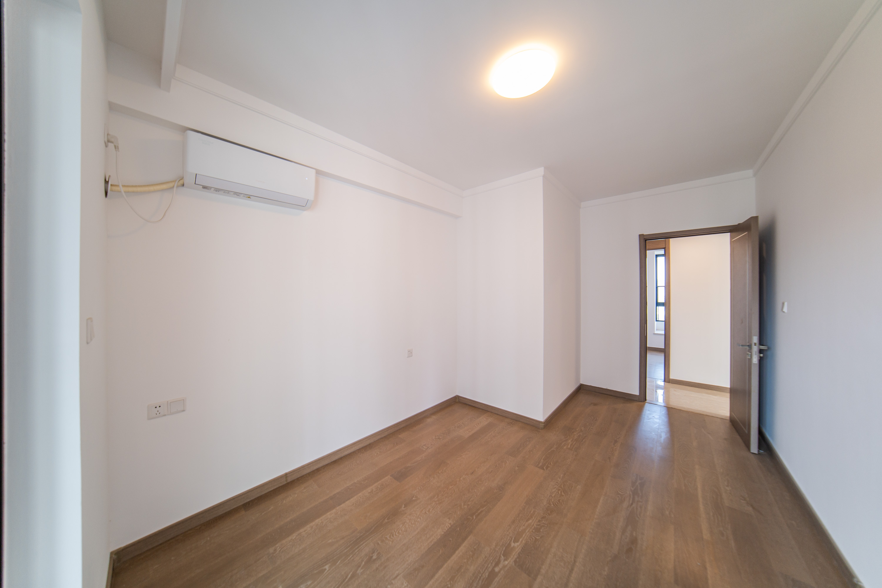 映客龙湖璟翠公馆(映客龙湖璟翠中心)  4室2厅2卫    155.0万 映客龙湖璟翠公馆(映客龙湖璟翠中心)  4室2厅2卫    155.0万卧室