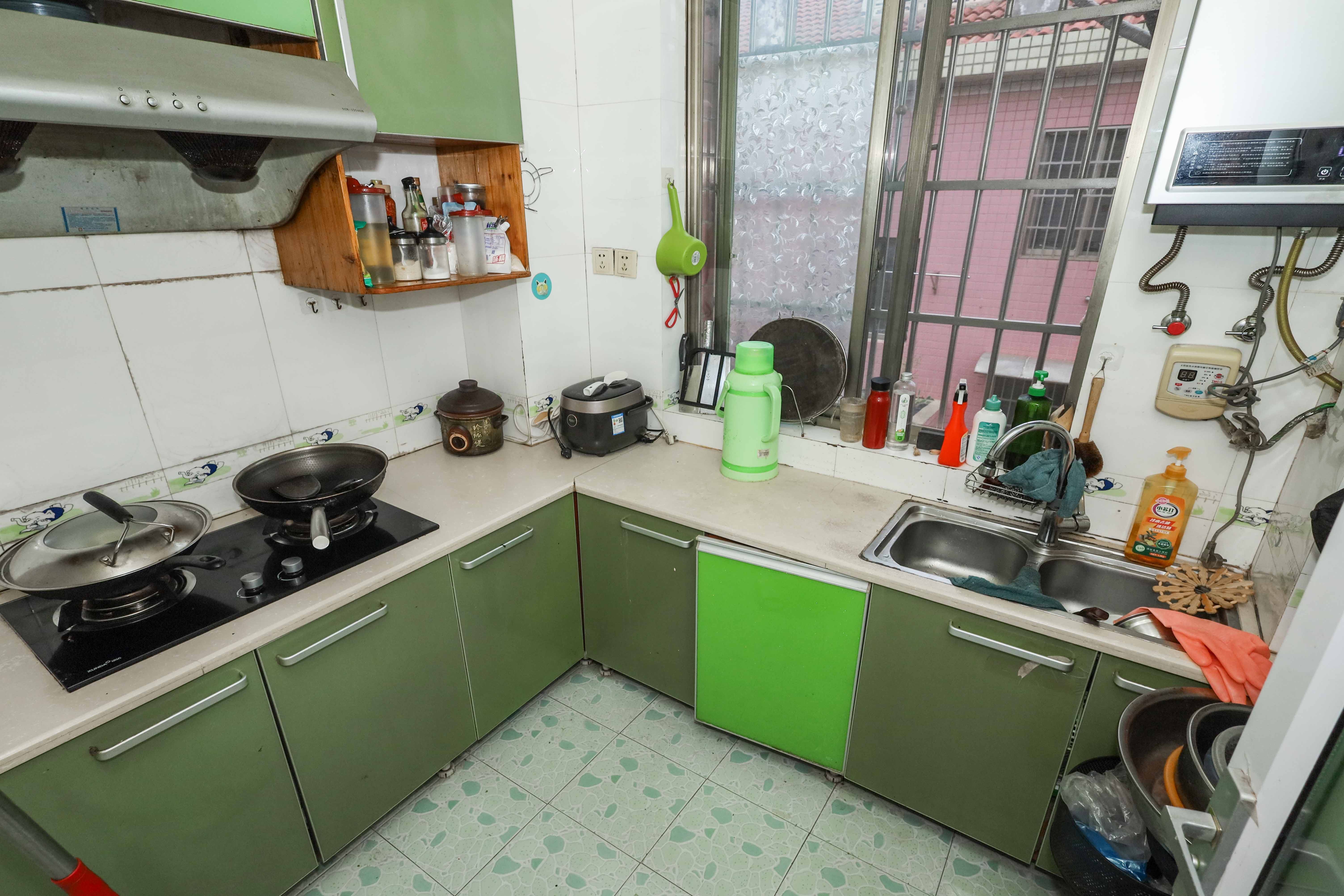 雷锋机电市场一期  2室2厅1卫    46.0万厨房