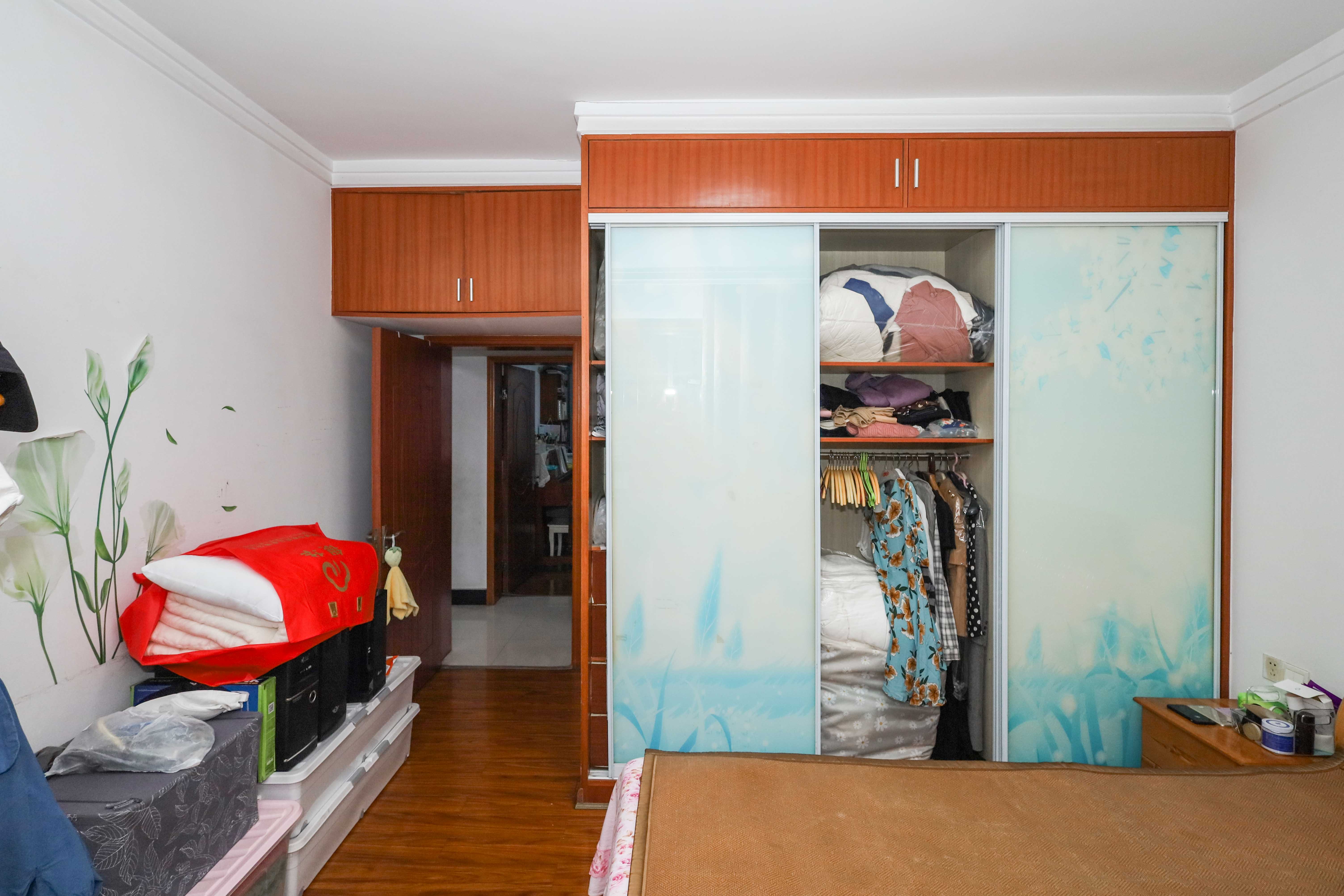 雷锋机电市场一期  2室2厅1卫    46.0万卧室