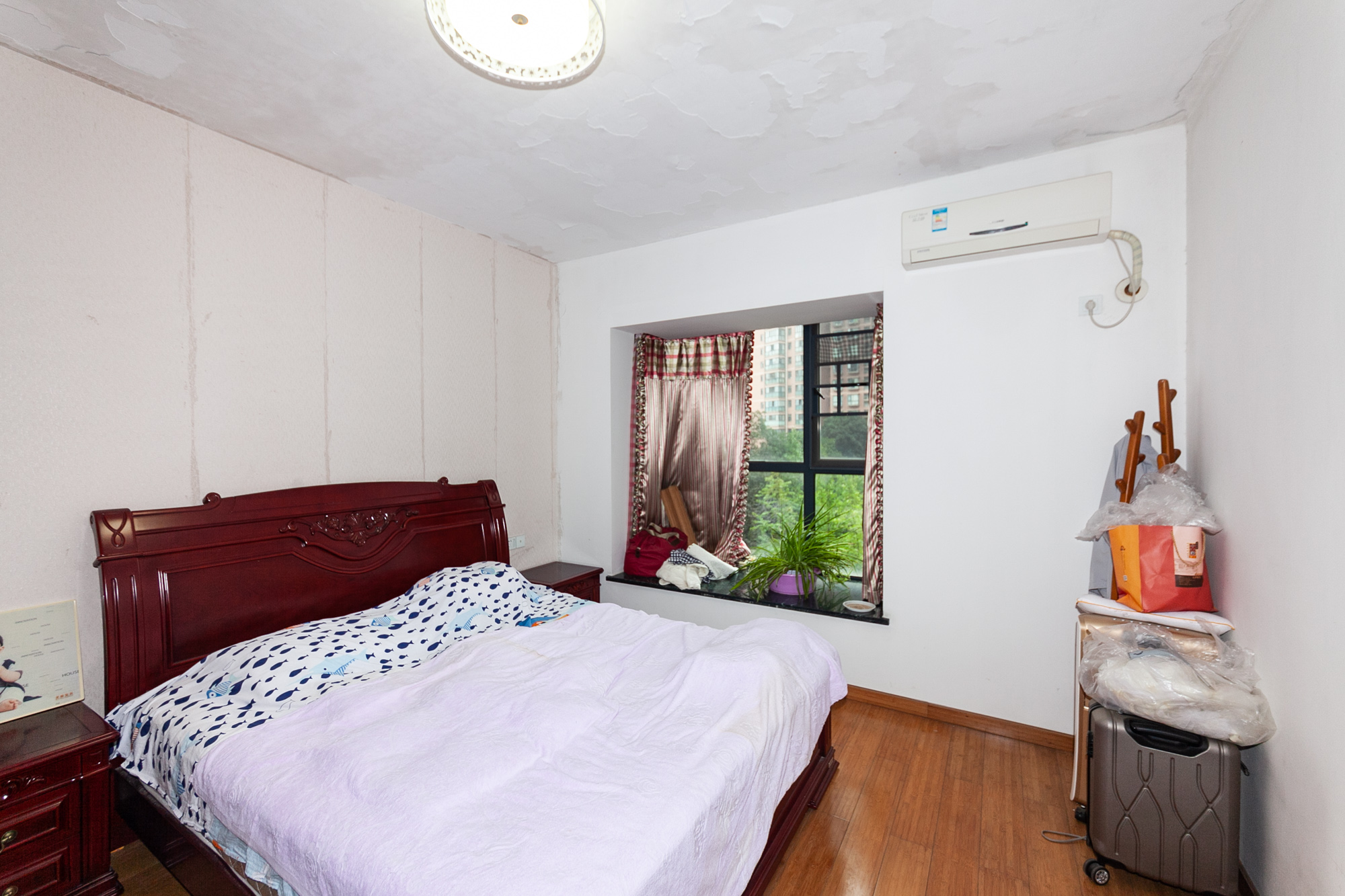 珠江东方明珠(新地东方明珠)一二期 3室2厅2卫 106.0万 珠江东方明珠(新地东方明珠)一二期 3室2厅2卫 106.0万卧室