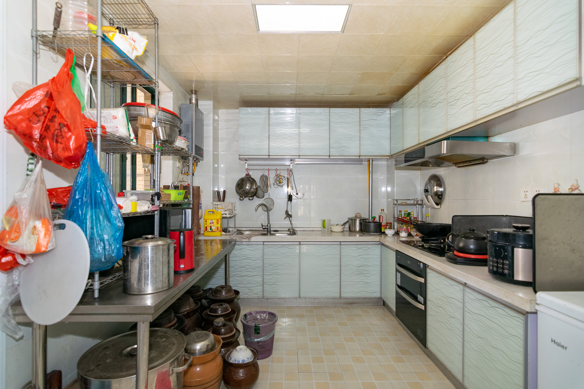 红建滨水铭城  4室2厅2卫    83.6万厨房