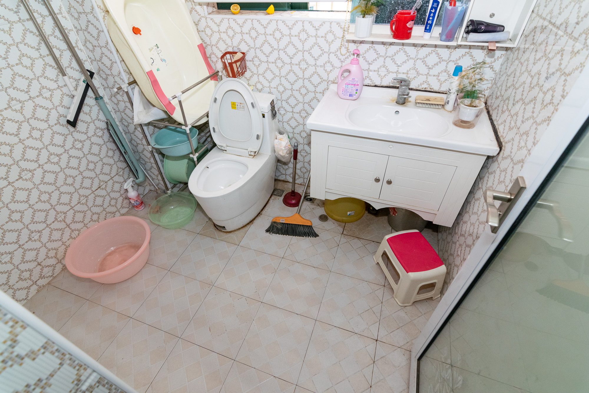 红建滨水铭城  4室2厅2卫    83.6万其他