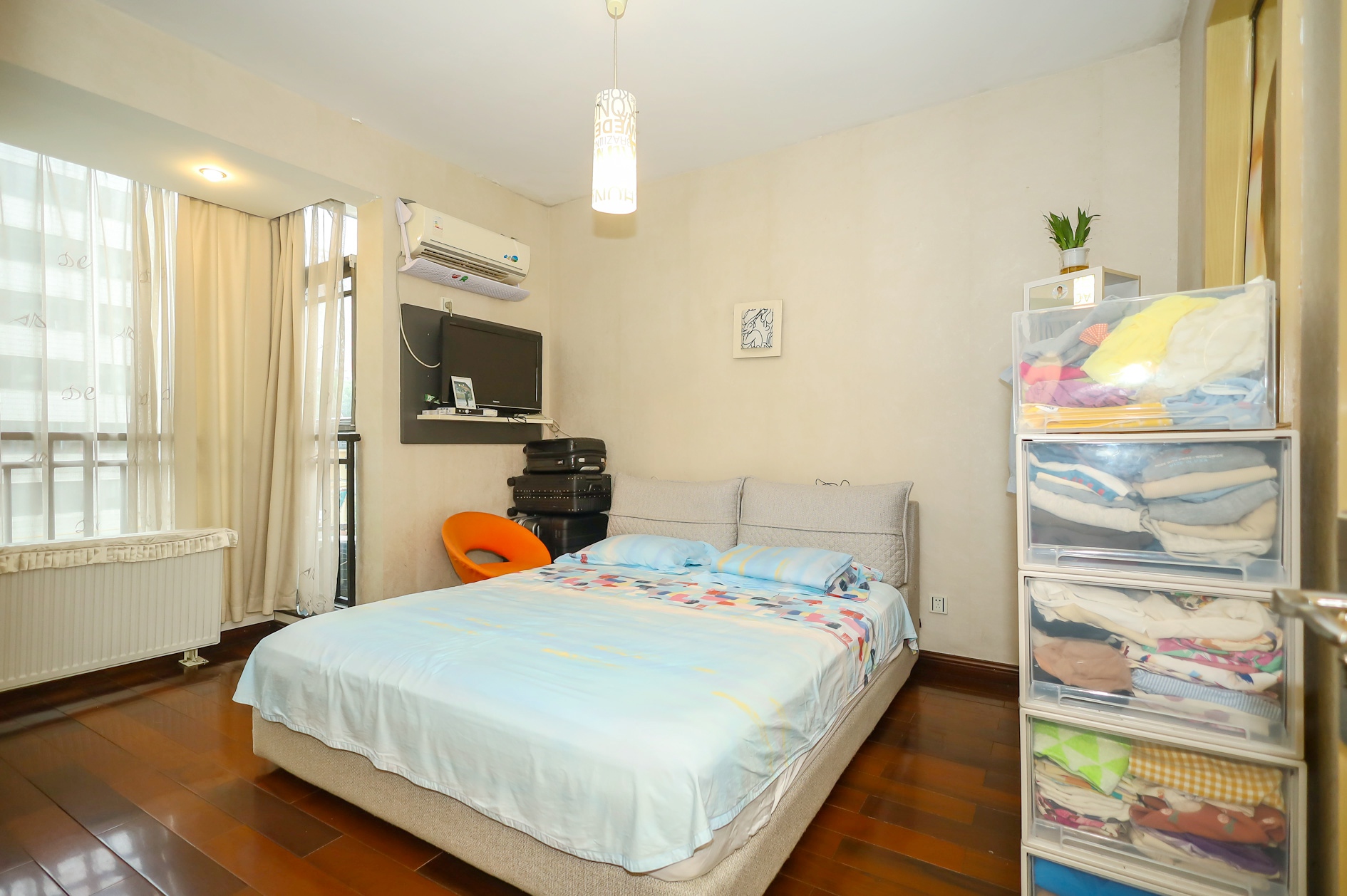 向阳门第 3室2厅2卫 180.0万 向阳门第 3室2厅2卫 180.0万卧室