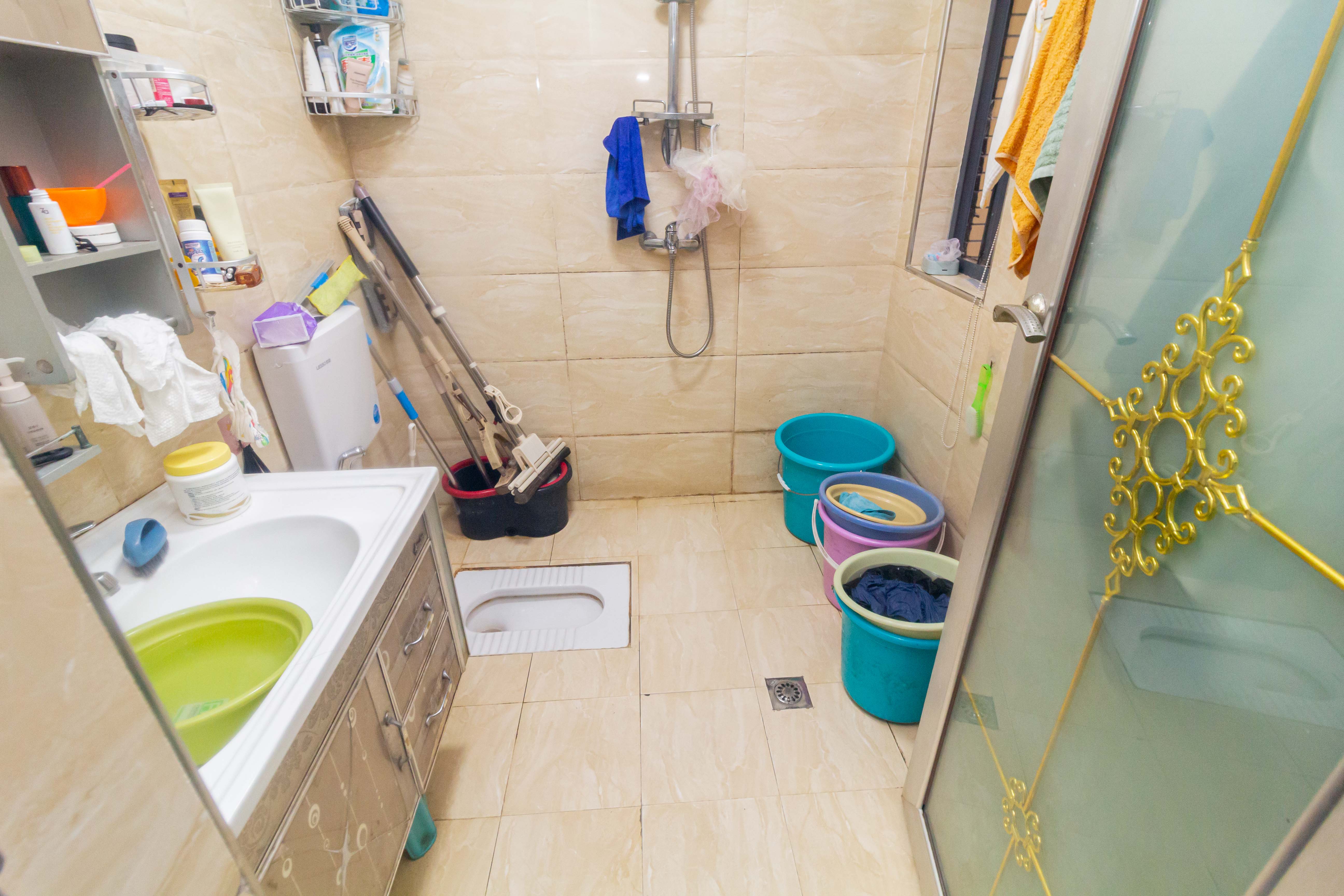 中国铁建国际城一期 2室2厅1卫 39.8万 中国铁建国际城一期 2室2厅1卫 39.8万卫生间