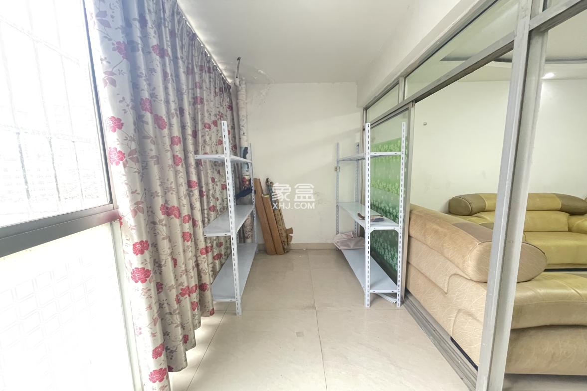 佳诚数码  3室2厅1卫    72.0万 佳诚数码  3室2厅1卫    72.0万室内图